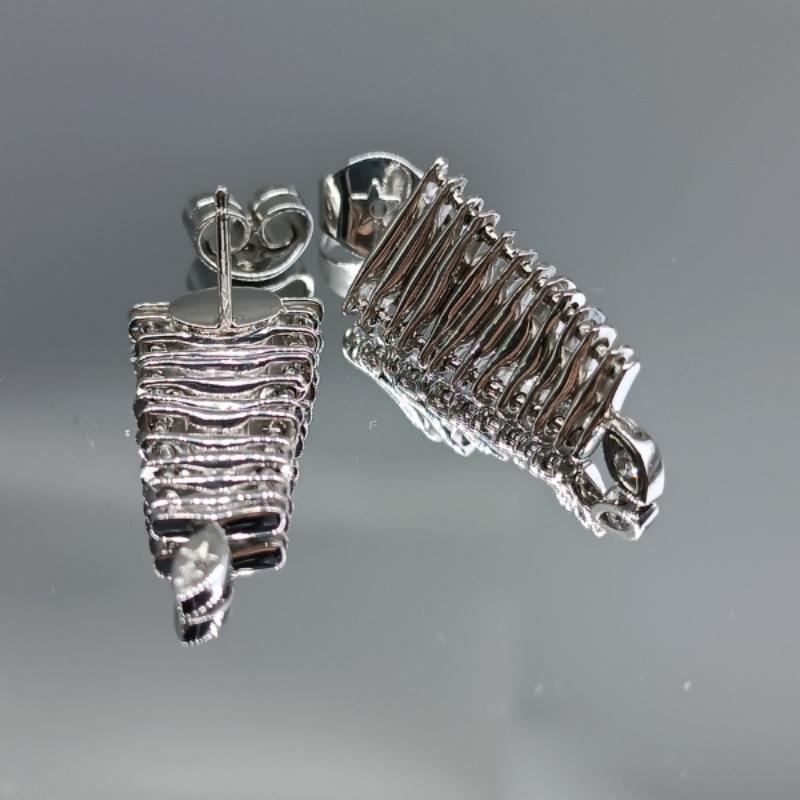 Women's or Men's H.Stern white gold earrings with Diamonds For Sale