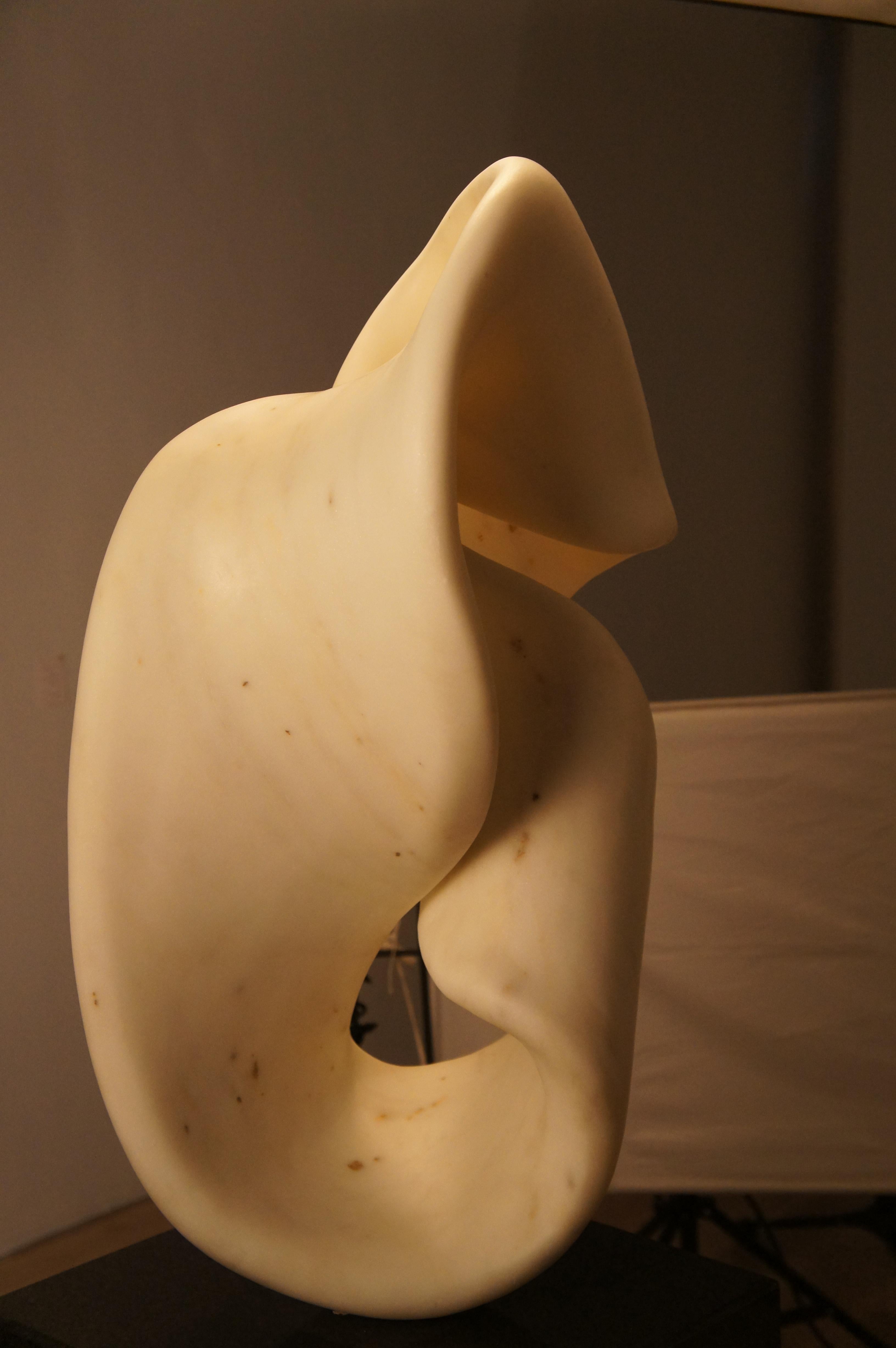 TURNING Escultura abstracta de mármol blanco , 2013 - Sculpture Geométrico abstracto de Hsu Tung Lung