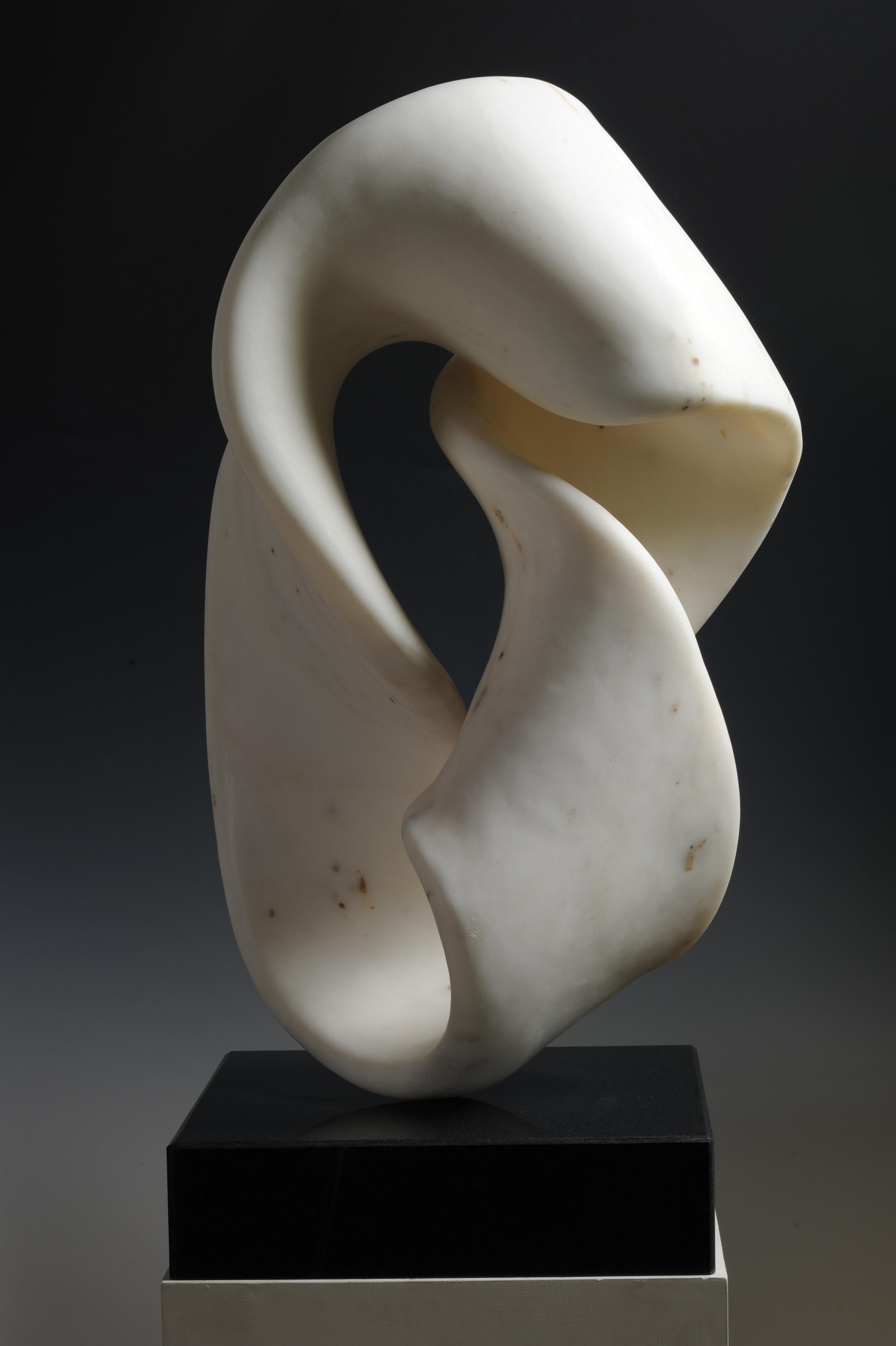 Abstract Sculpture de Hsu Tung Lung - TURNING Escultura abstracta de mármol blanco , 2013