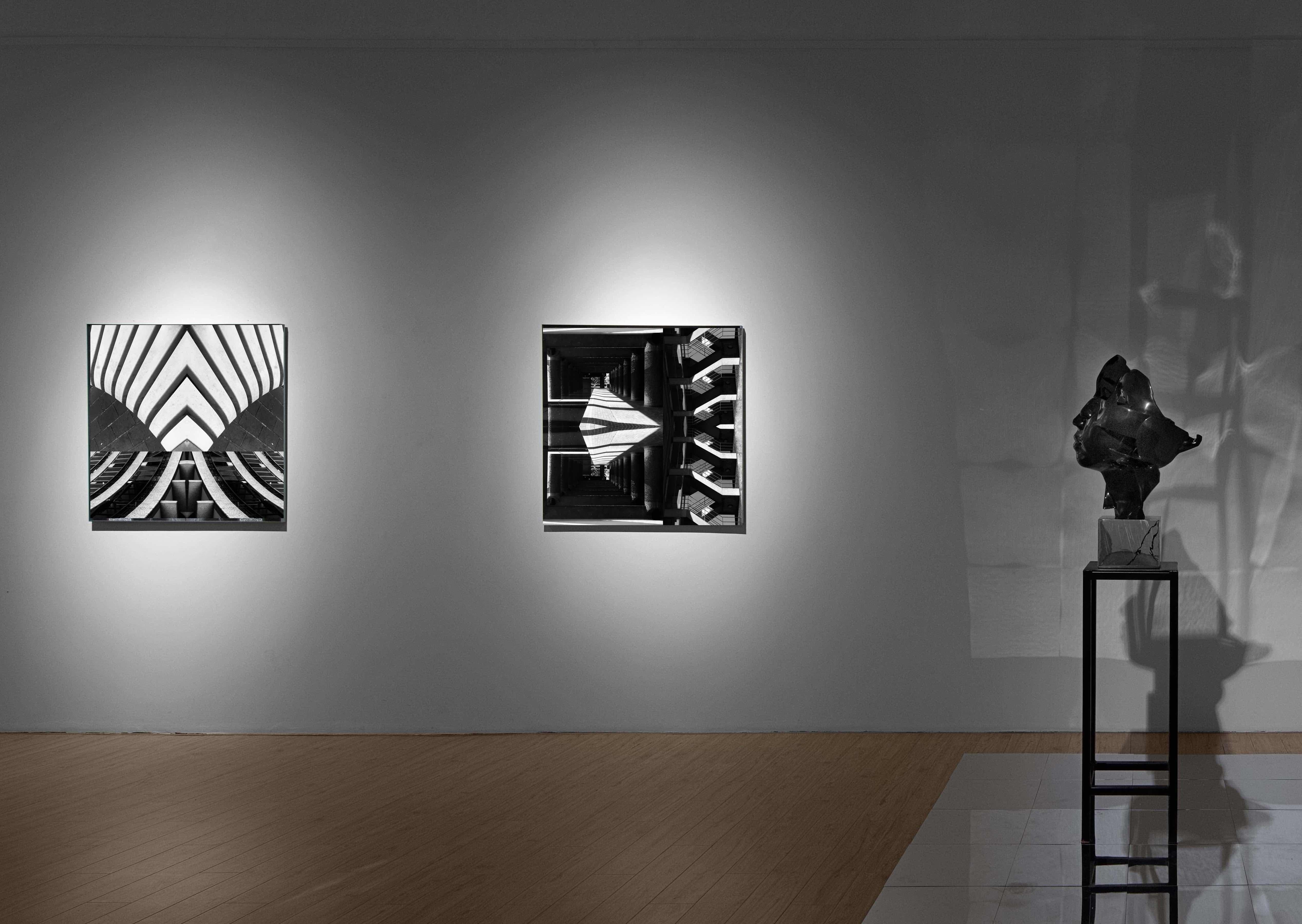 Photographie en noir et blanc «Brutalism -Barbican Centre, London No8 », 2019 en vente 1