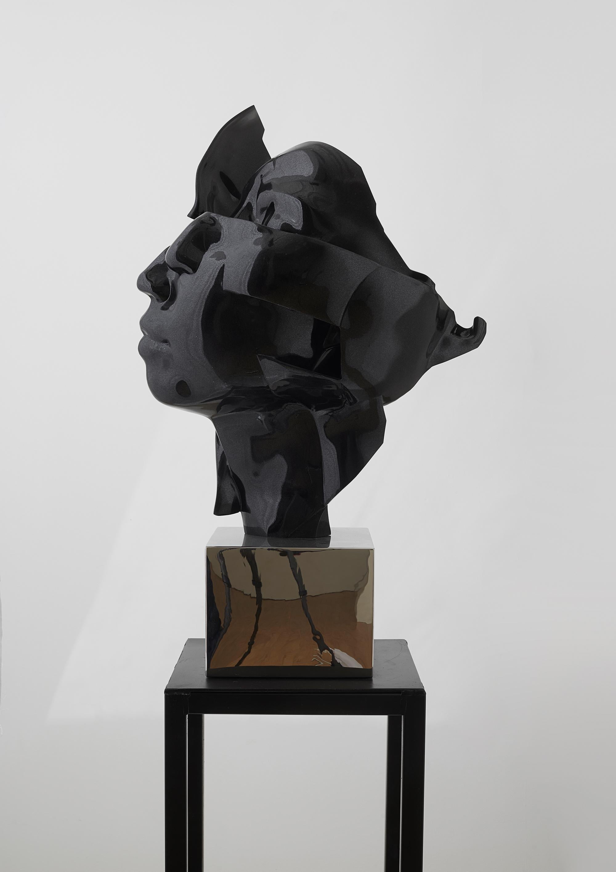 Abstract Sculpture Hsu Yun Chin - Sculpture abstraite « Faces No3 » en granit noir et fer, 2020