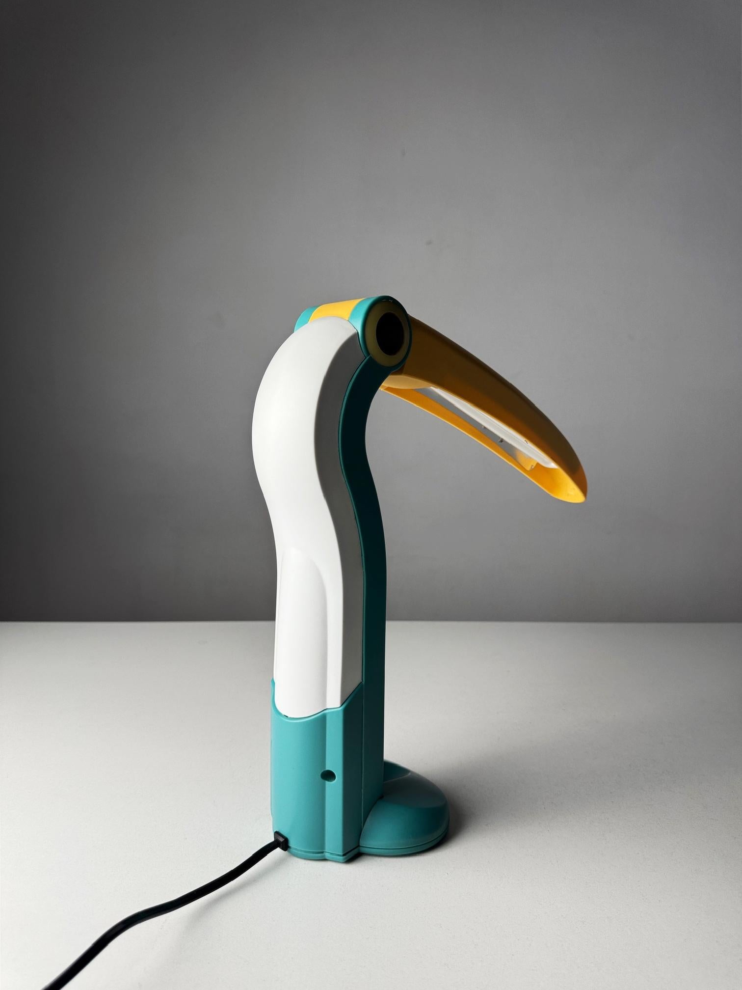 H.T. Huang Toucan Lamp for Huanglite – Yellow & Green In Good Condition In BARCELONA, ES
