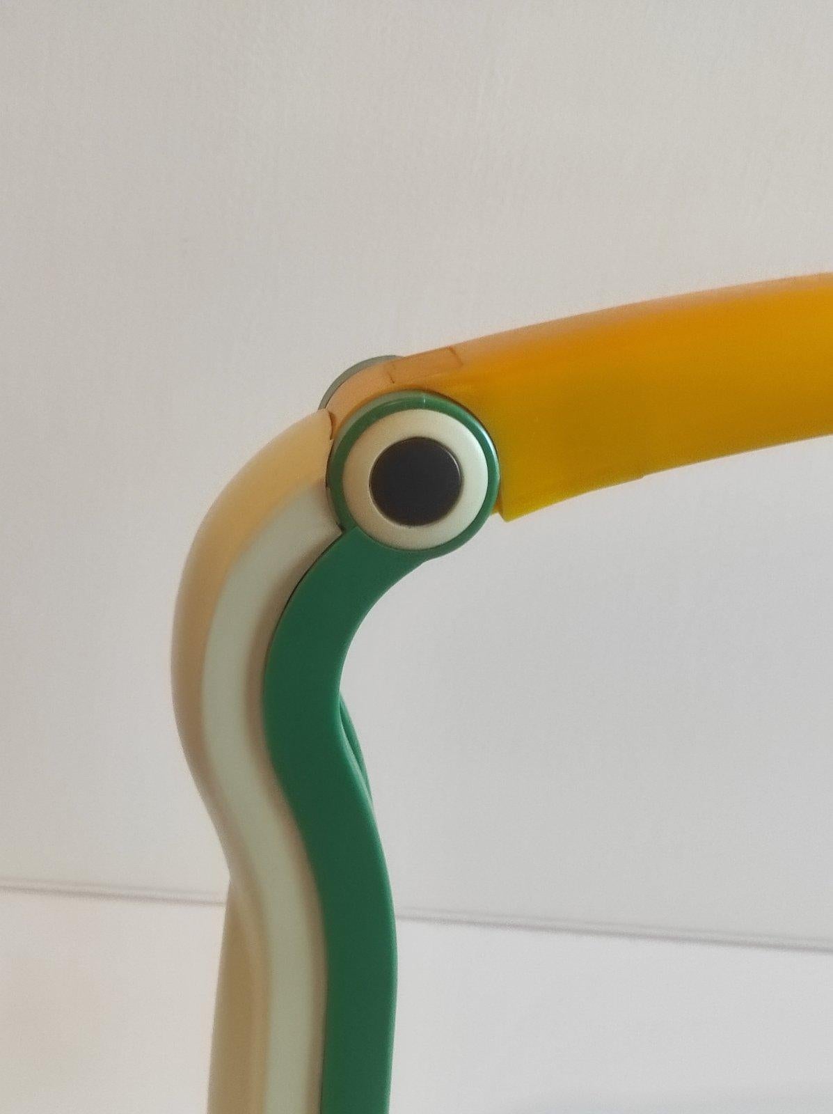 H.T.Huang Toucan Table Lamp 1980s 2