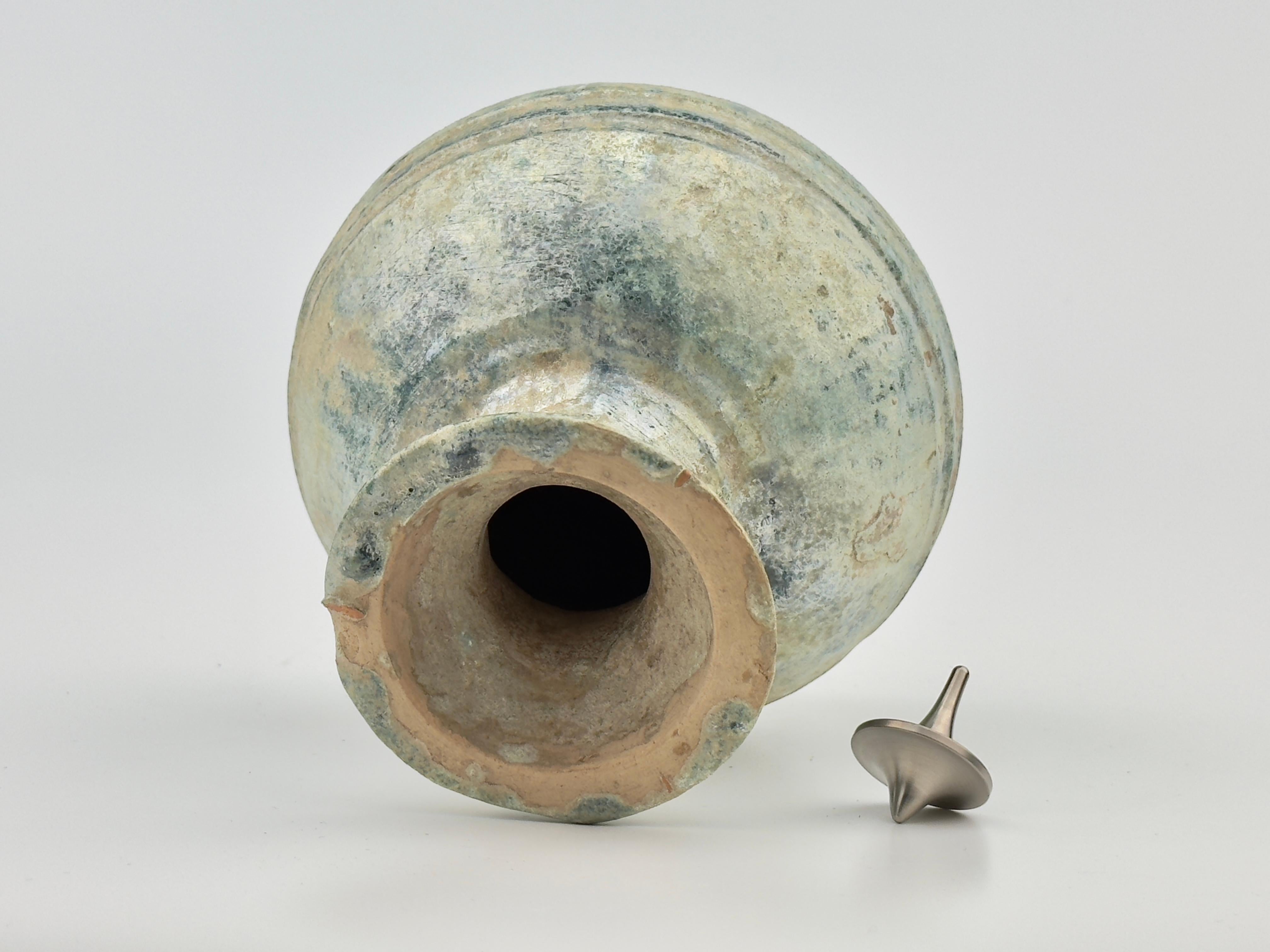 Hu Shape Green-Glazed Vase, Han Dynasty(206 BC - 220 AD) For Sale 2