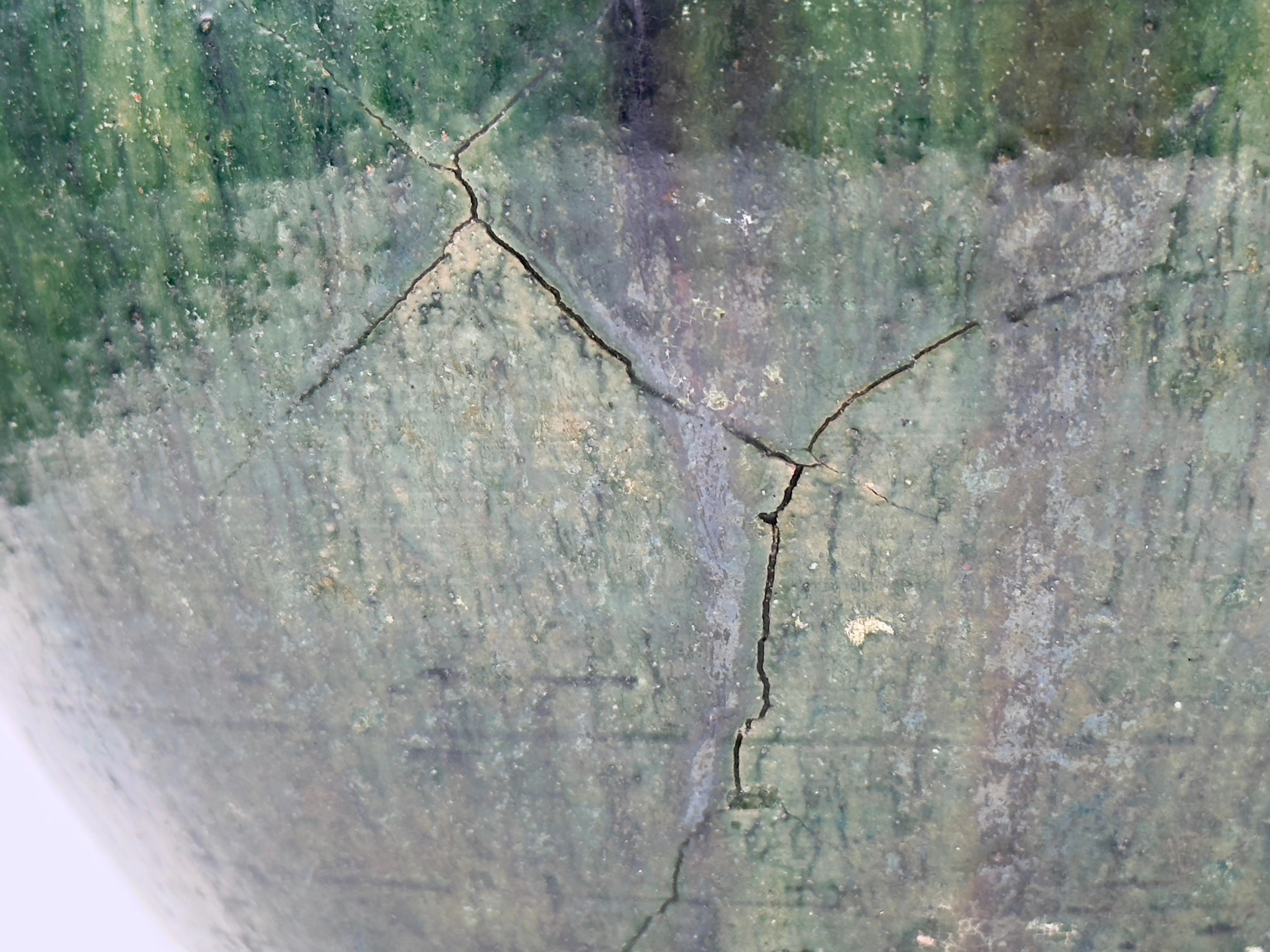 Hu vase with green glaze, Han Dynasty For Sale 3
