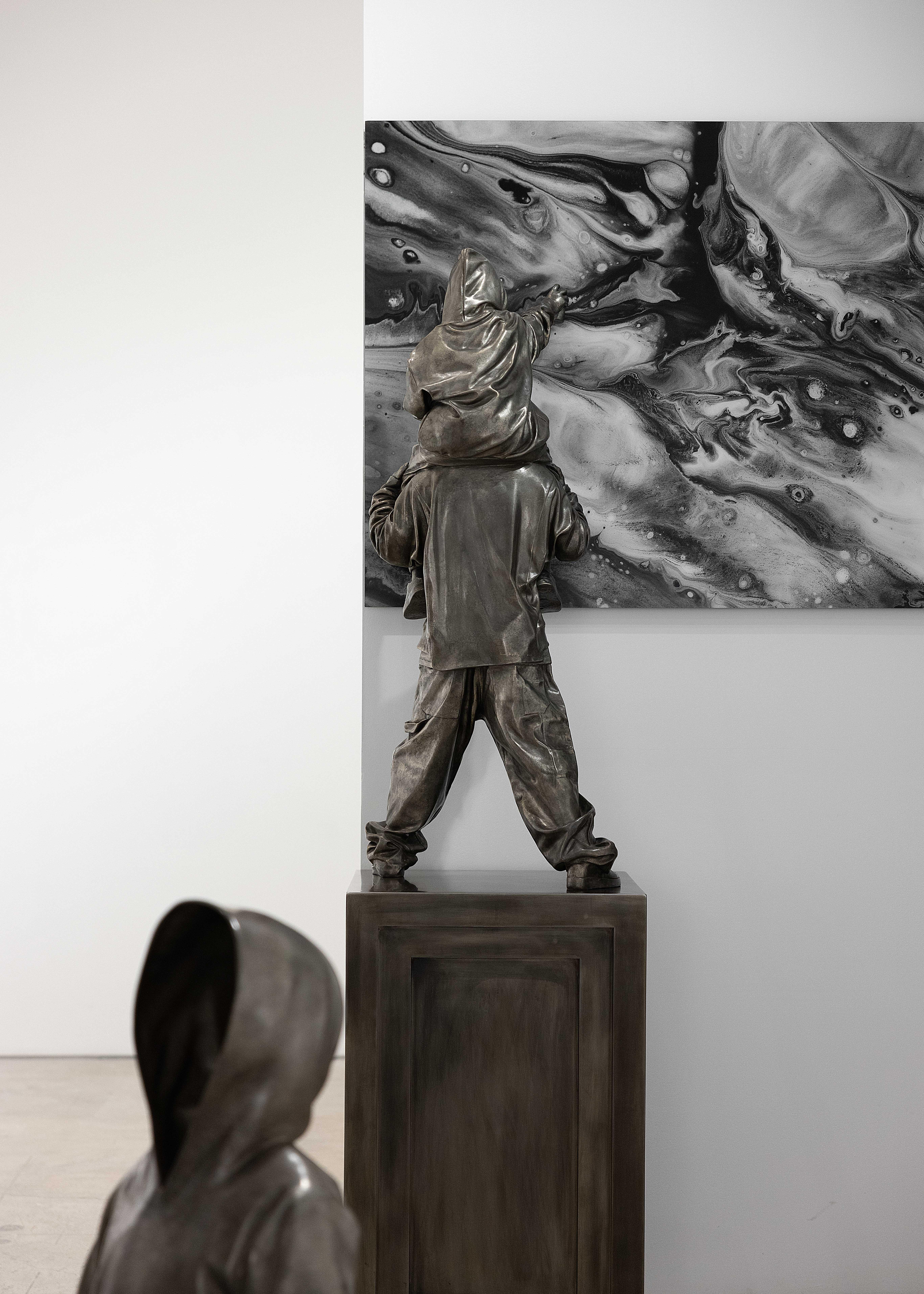 Sculpture en bronze « Cover » de Huang Yulong, Édition 1/8 en vente 2