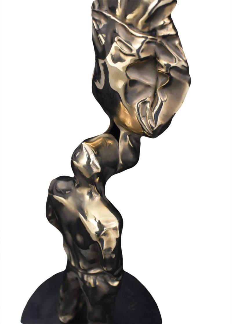 Sculpture en bronze Up Side Down de Huang Yulong, Édition 3/8 en vente 9