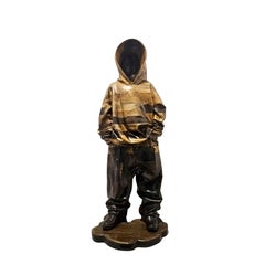 "ARRIBA" Escultura Nanmu dorada 43 x 18 x 15 pulg Edición de 8 por Huang Yulong