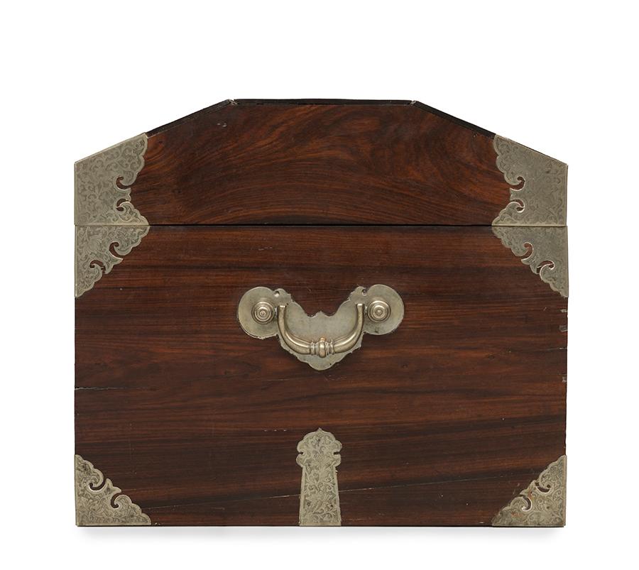 Chinese Huanghuali wooden trunk; China, early 18th Century. For Sale