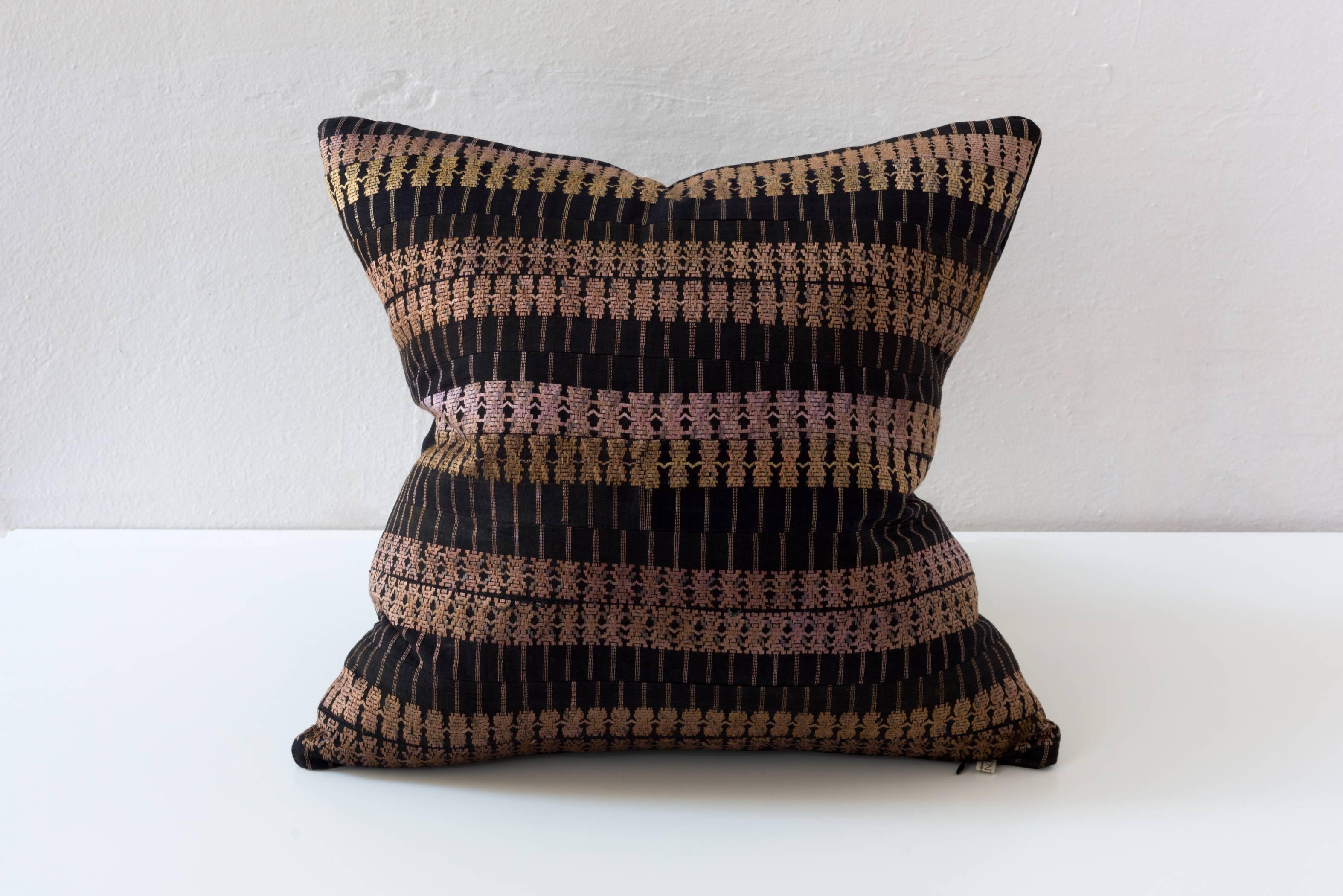 Chinese Huangping Embroidery Pillow, Stripe For Sale