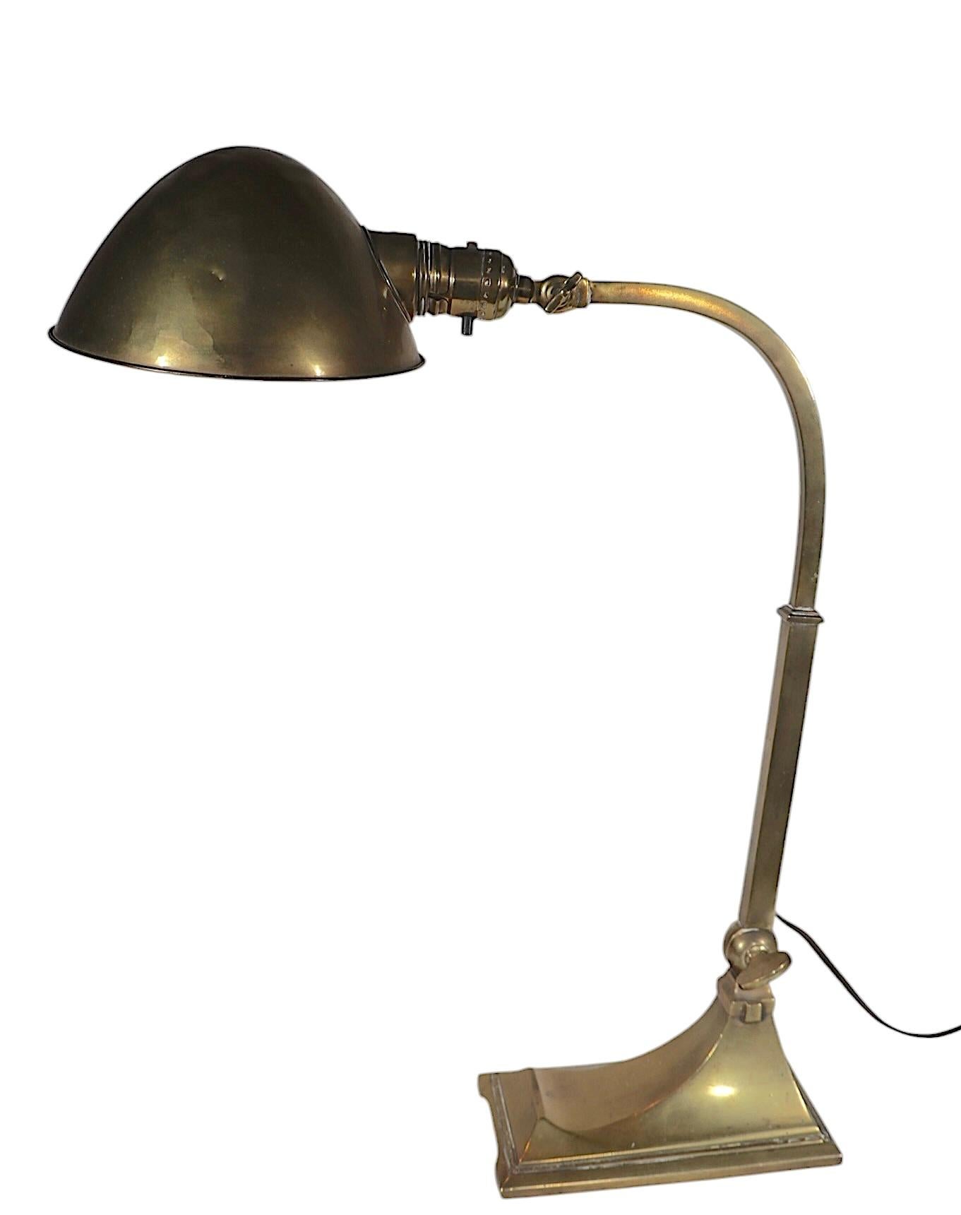 Hubbell Angle Poise-Schreibtischlampe aus Messing im Angebot 5