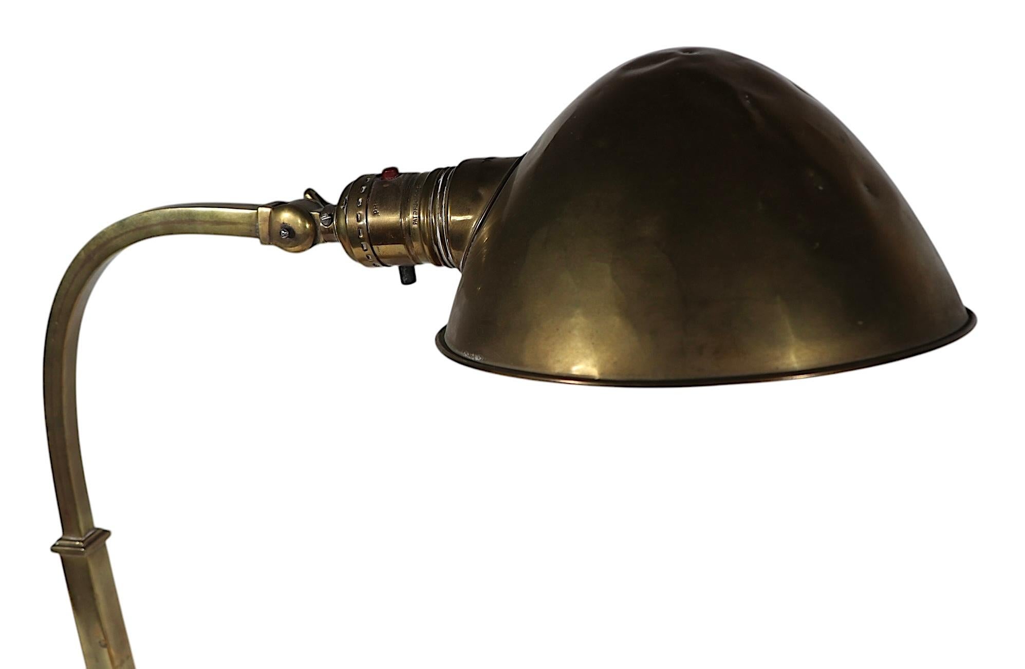 Hubbell Angle Poise-Schreibtischlampe aus Messing im Angebot 7