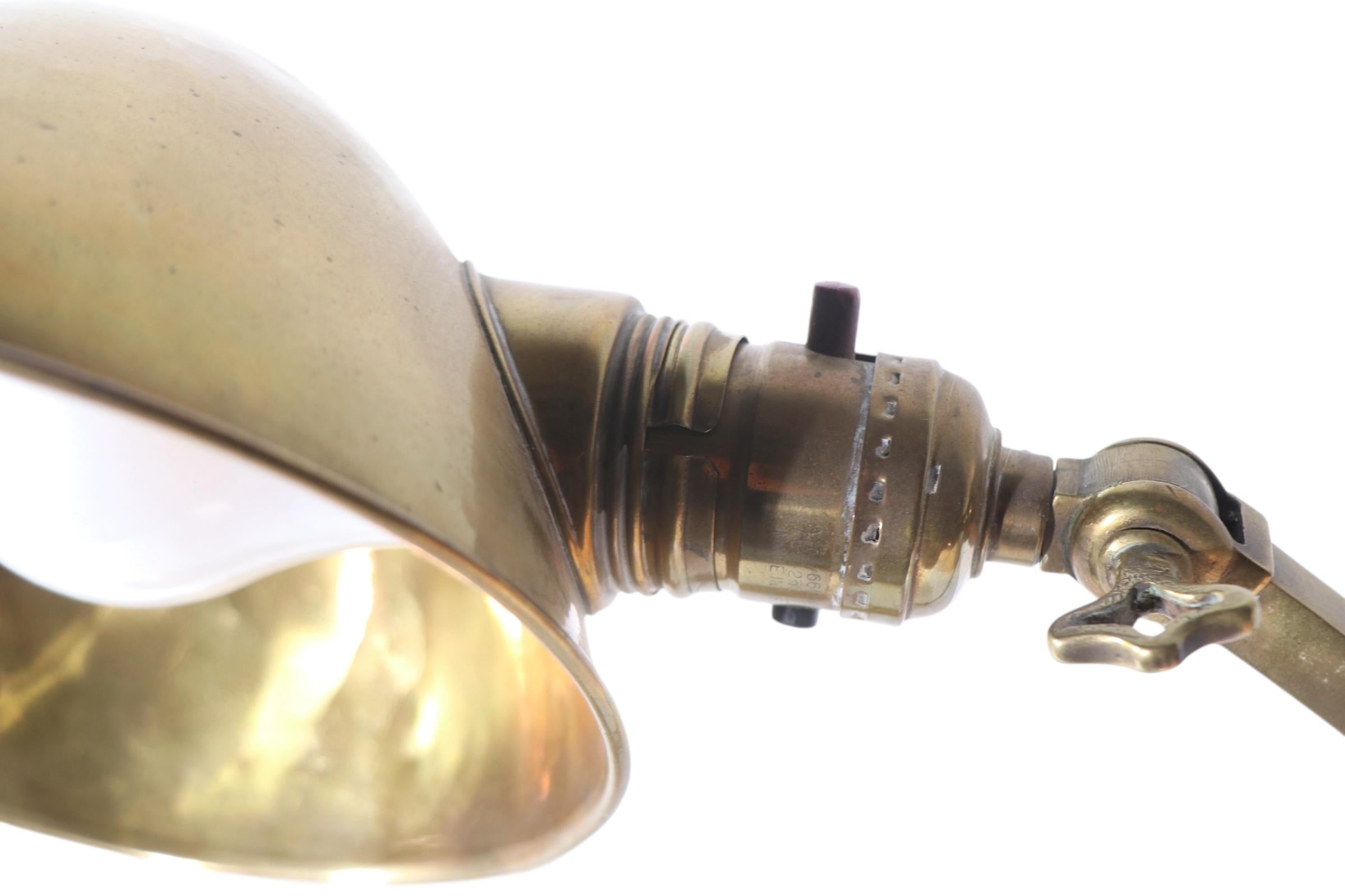 Hubbell Angle Poise-Schreibtischlampe aus Messing im Angebot 12