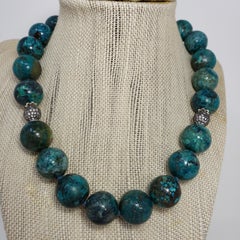 Hubei Turquoise Bead Necklace with Diamonds and White Gold 585 14 Karat Clasp