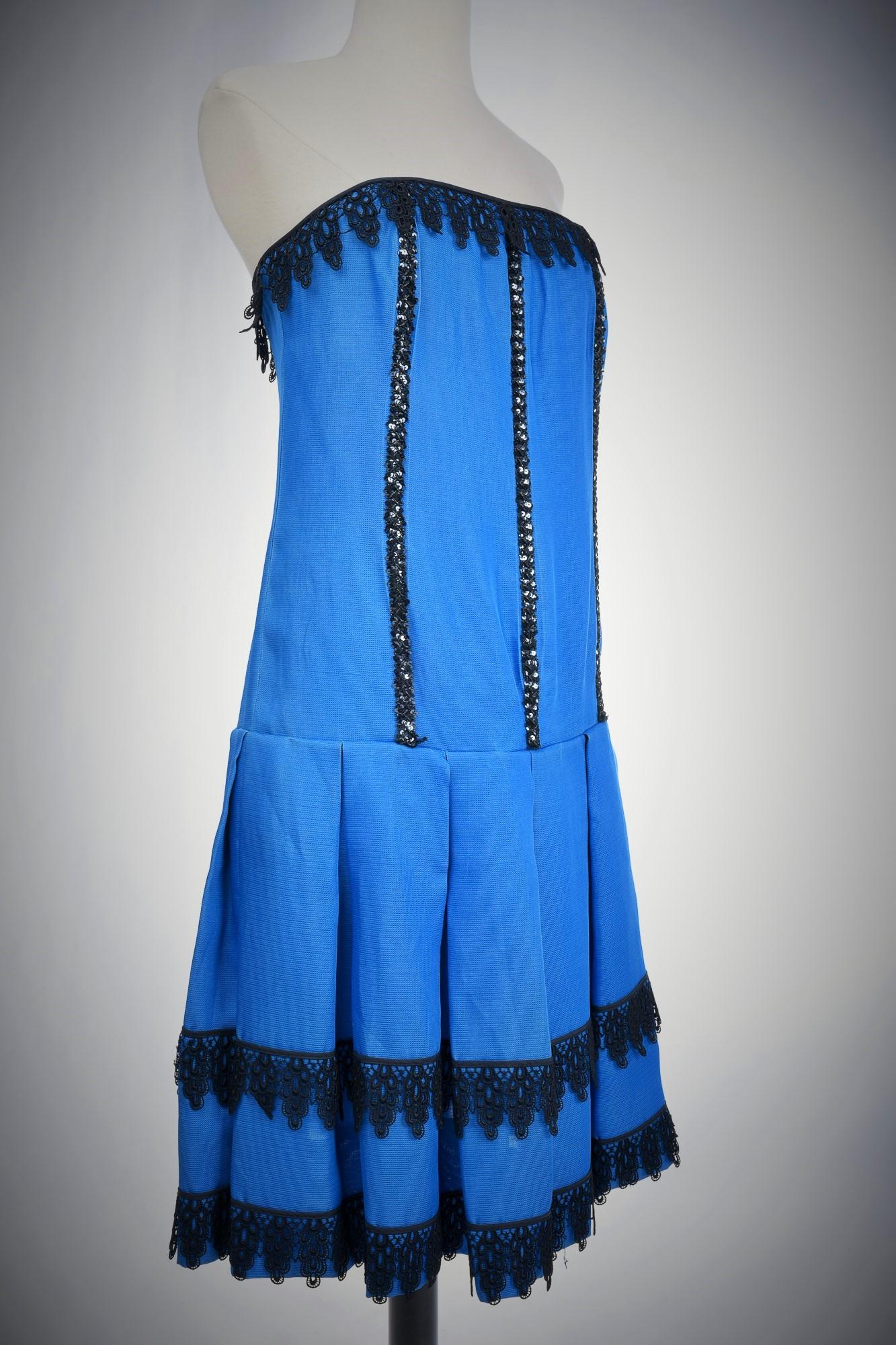 Hubert de Givenchy Cocktail Dress in Gazar Silk and Lace Circa 1968/1970 For Sale 6