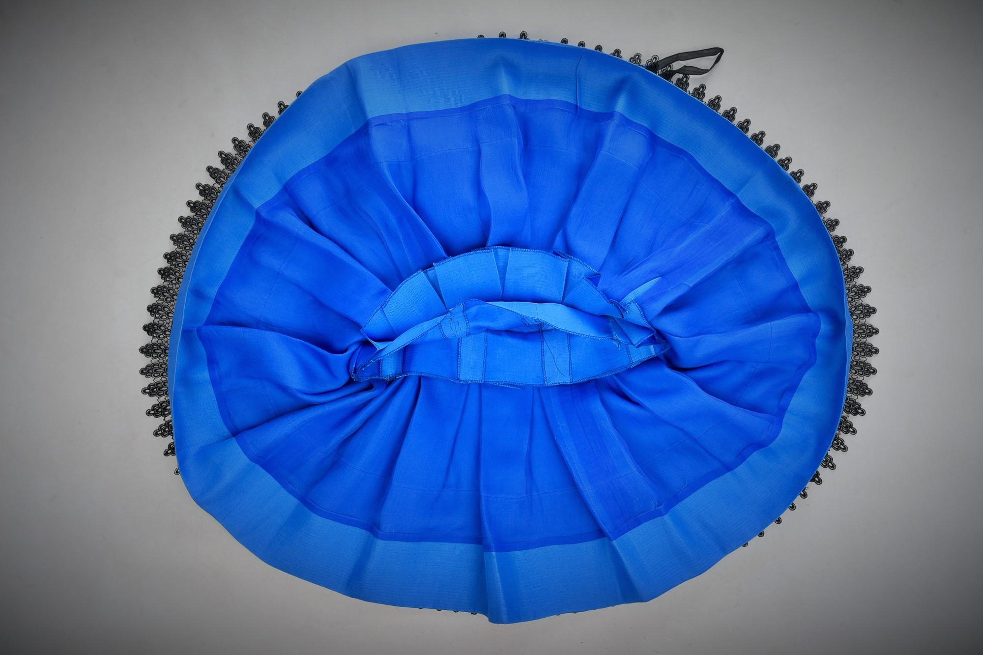 Donna Abito da cocktail di Hubert de Givenchy in seta e pizzo Gazar Circa 1968/1970 in vendita