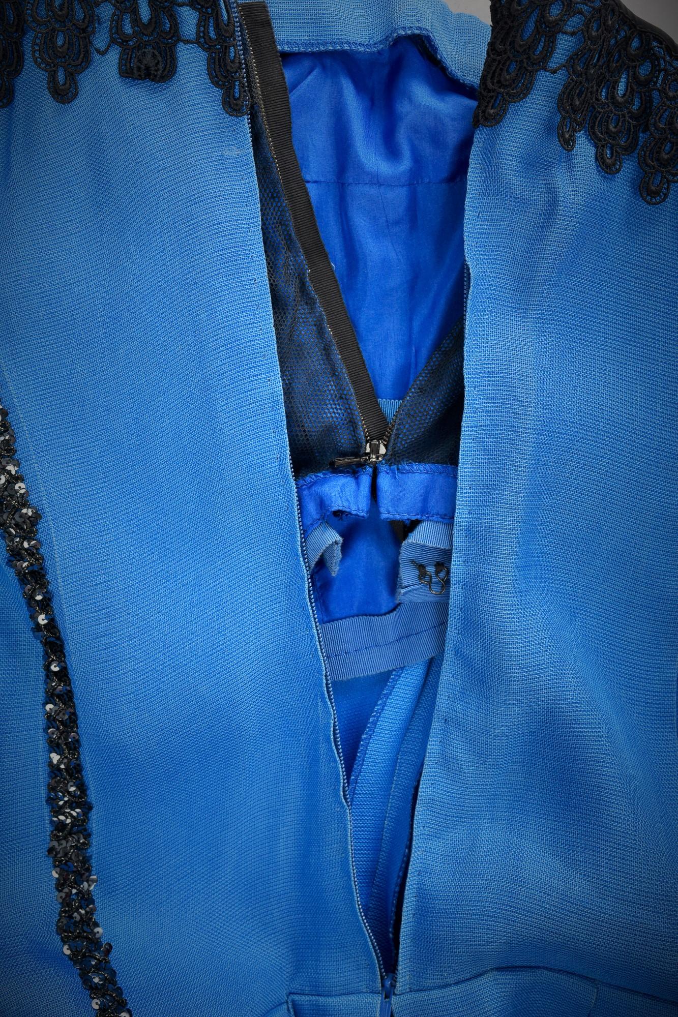 Robe de cocktail Hubert de Givenchy en soie Gazar et dentelle Circa 1968/1970 en vente 1