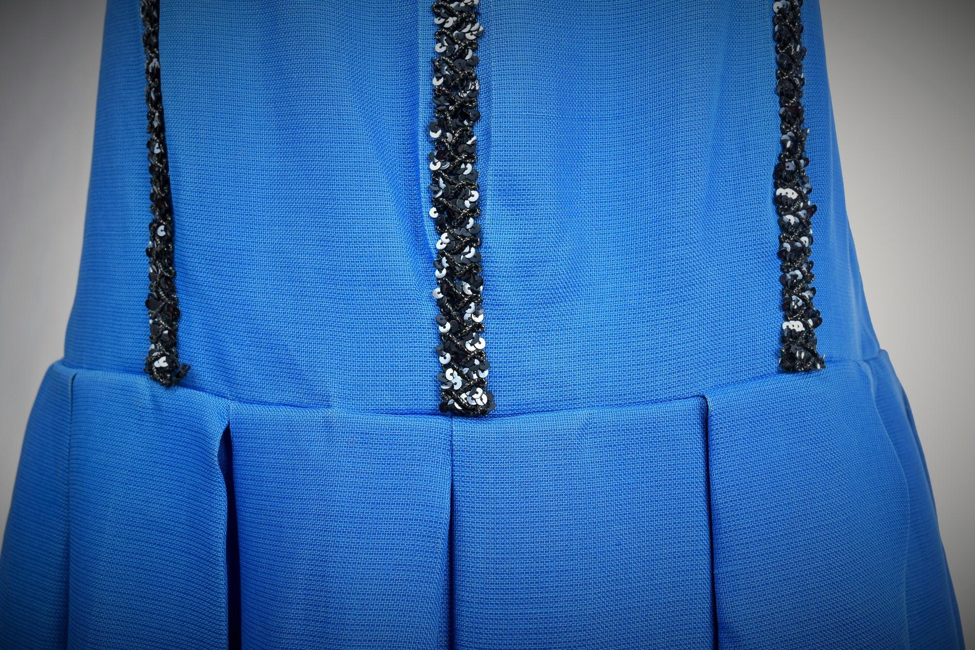 Abito da cocktail di Hubert de Givenchy in seta e pizzo Gazar Circa 1968/1970 in vendita 4