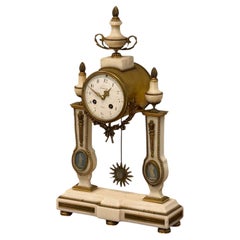 Hubert Sarton-Stil, Louis XVI, Porzellan, Bronze, Marmor, Kaminuhr, 19. Jahrhundert.