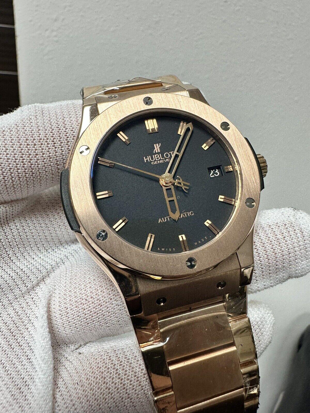 Style Number: 511.OX.1180.OX
 
Year: 2019
 
Model: Classic Fusion
 
Case Material: 18K Rose Gold
 
Band: 18K Rose Gold
 
Bezel:  18K Rose Gold
 
Dial: Black
 
Face: Sapphire Crystal 
 
Case Size: 45mm 
 
Includes: 
-Hublot Box & Paper
-Certified