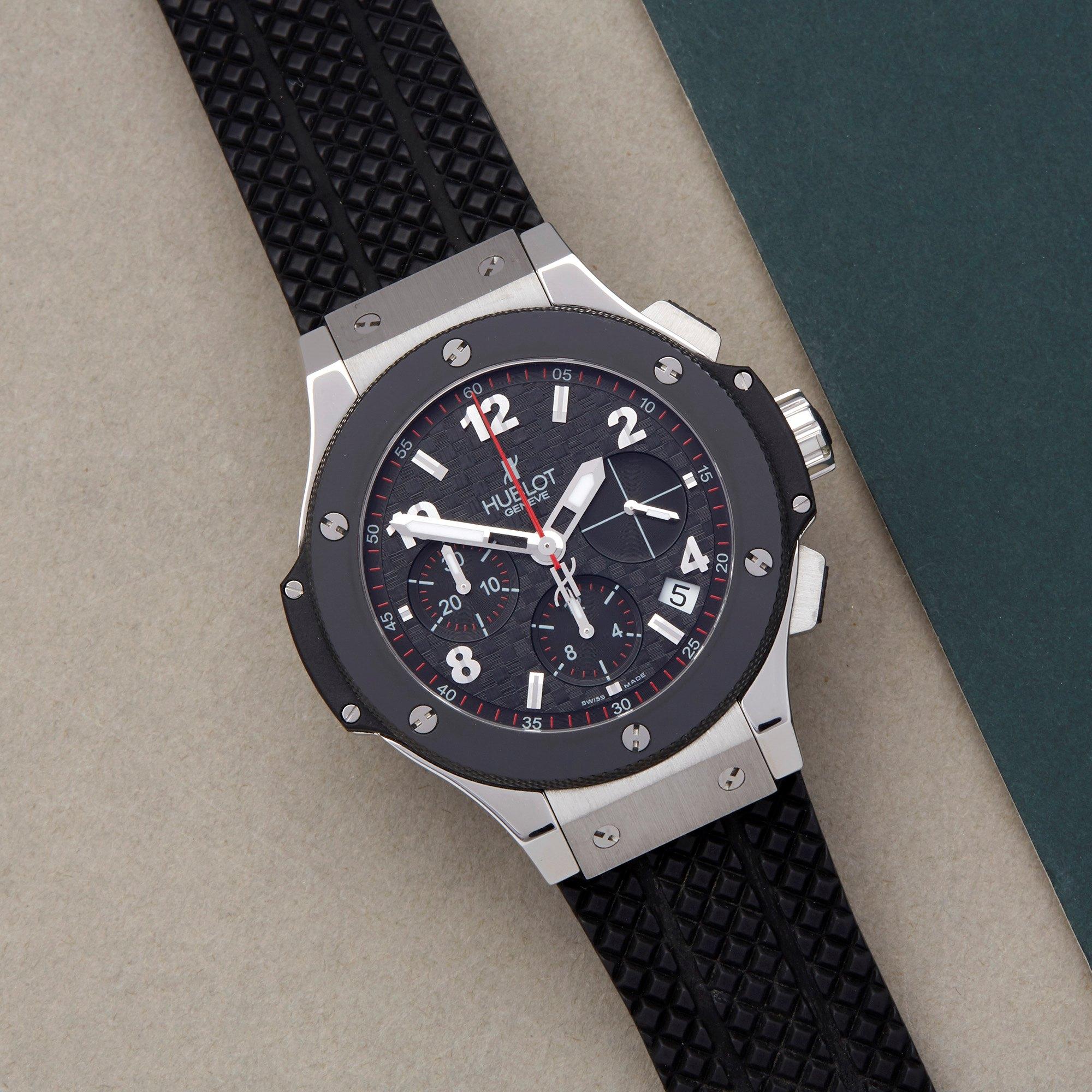Xupes Reference: W007944
Manufacturer: Hublot
Model: Big Bang
Model Variant: 0
Model Number: 301.SB.131.RX
Age: 13-09-2007
Gender: Men
Complete With: Hublot Box, Manuals & Guarantee 
Dial: Black Quarter Arabic 
Glass: Sapphire Crystal
Case Size: