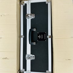 Horloge murale Hublot Big Bang Geneve XL dans son boîtier d'origine