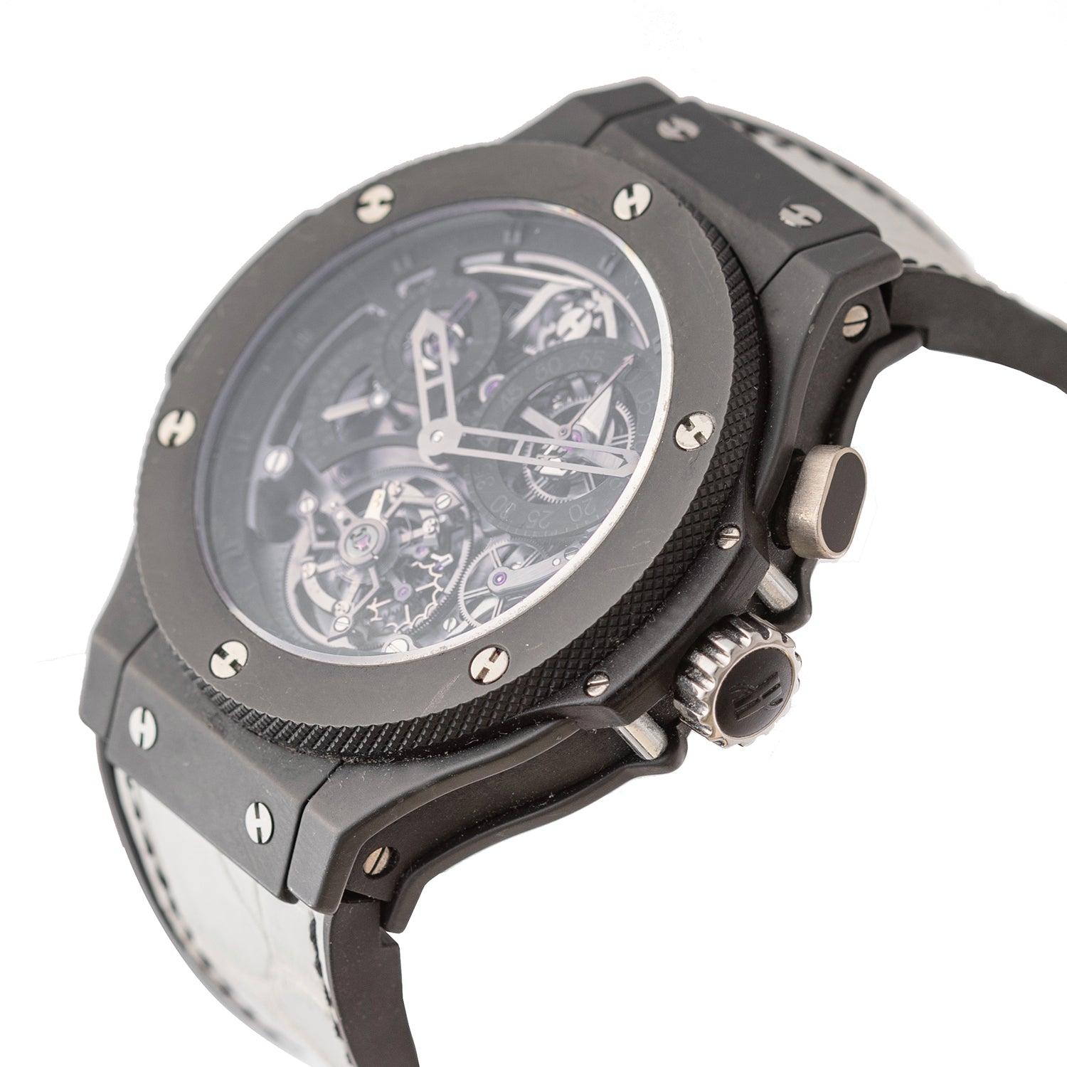 Hublot Bigli Bang Tourbillon All Black (réf. 308.CI.134.RX), dotée du mouvement automatique à remontage automatique Calibre HUB6300, d'un cadran noir squeletté, d'un chronographe à roue à colonnes avec registre des secondes à 2 heures et registre