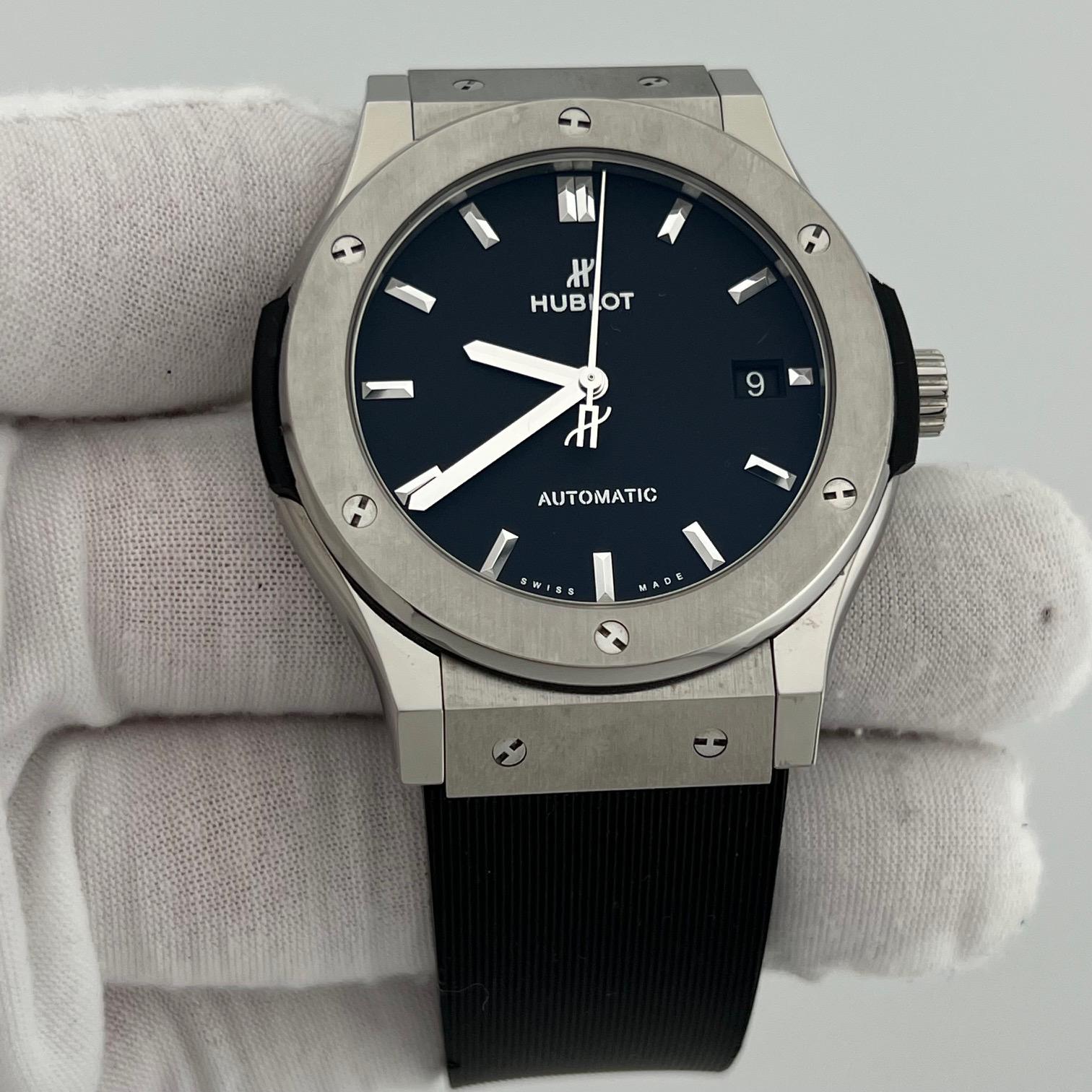 da uomo o donna Hublot Classic Fusion 511.NX.1171.RX 45mm Quadrante Nero Titanio Scatola Documenti in vendita