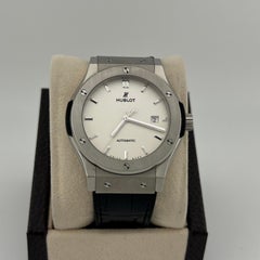 Hublot Classic Fusion 542.NX.2611.LR 42mm Weiß Opaline Zifferblatt Titanium Box Papier