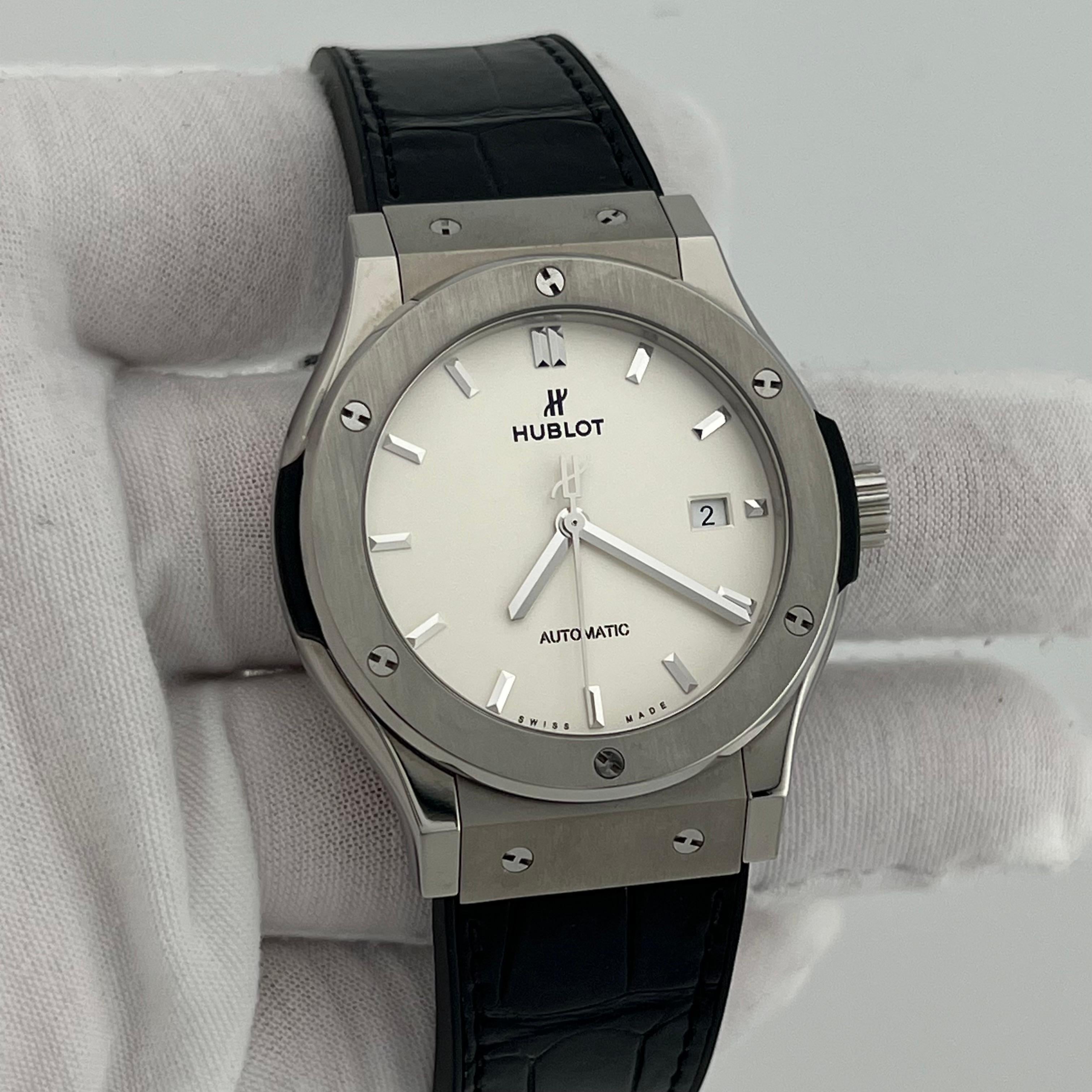 Hublot Classic Fusion 542.NX.2611.LR 42mm Weiß Opaline Zifferblatt Titanium Box Papier im Angebot 3