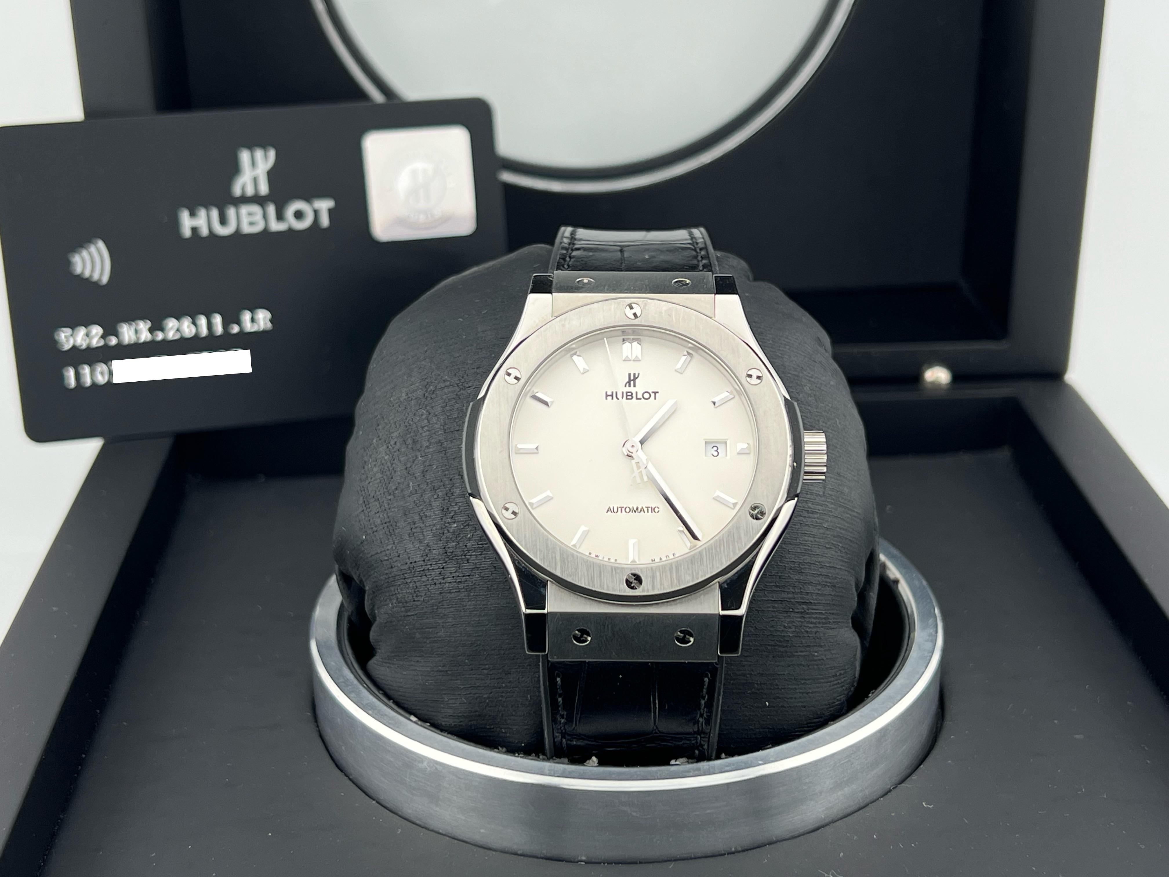 Hublot Classic Fusion 542.NX.2611.LR 42mm Weiß Opaline Zifferblatt Titanium Box Papier im Angebot 4