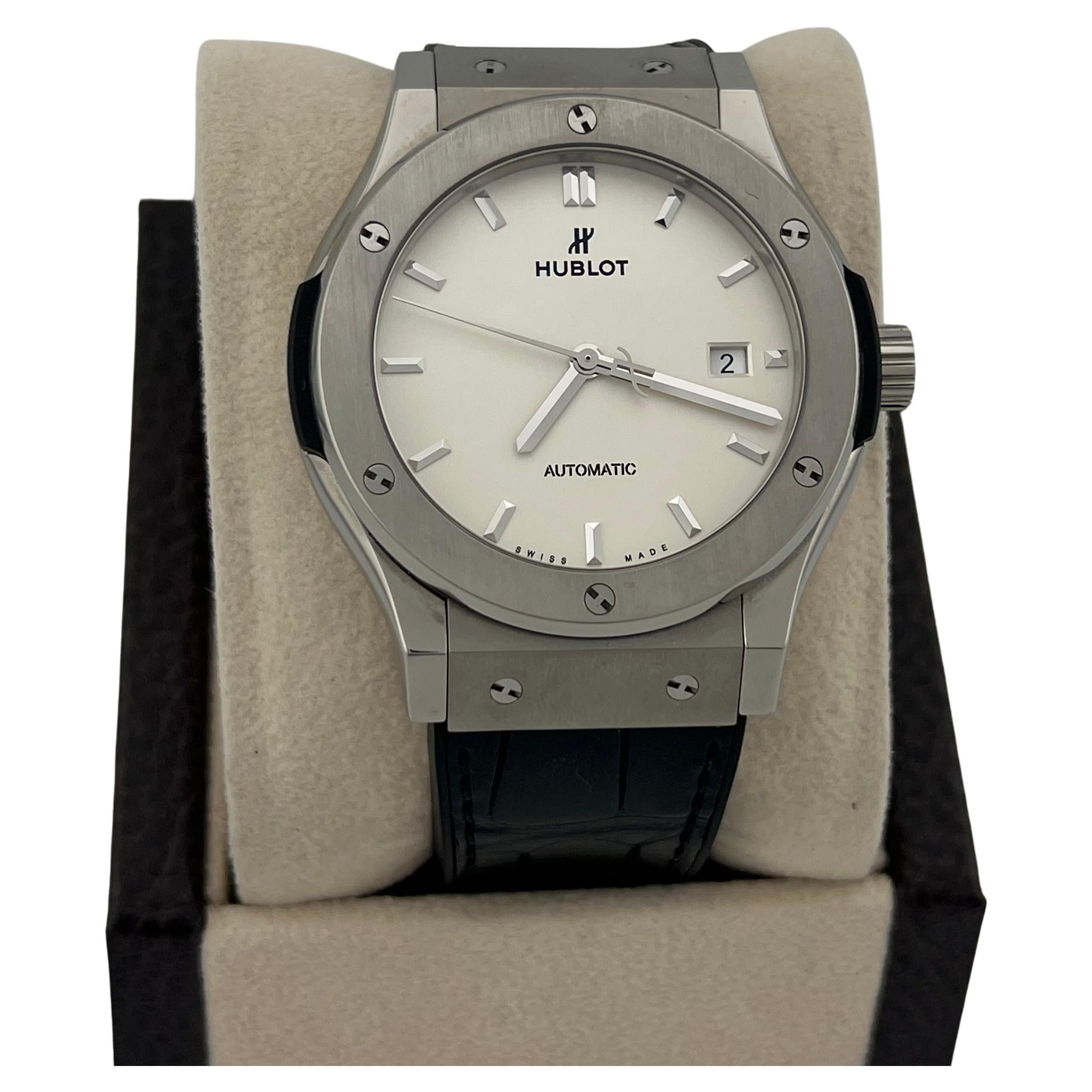 Hublot Classic Fusion 542.NX.2611.LR 42mm Weiß Opaline Zifferblatt Titanium Box Papier im Angebot