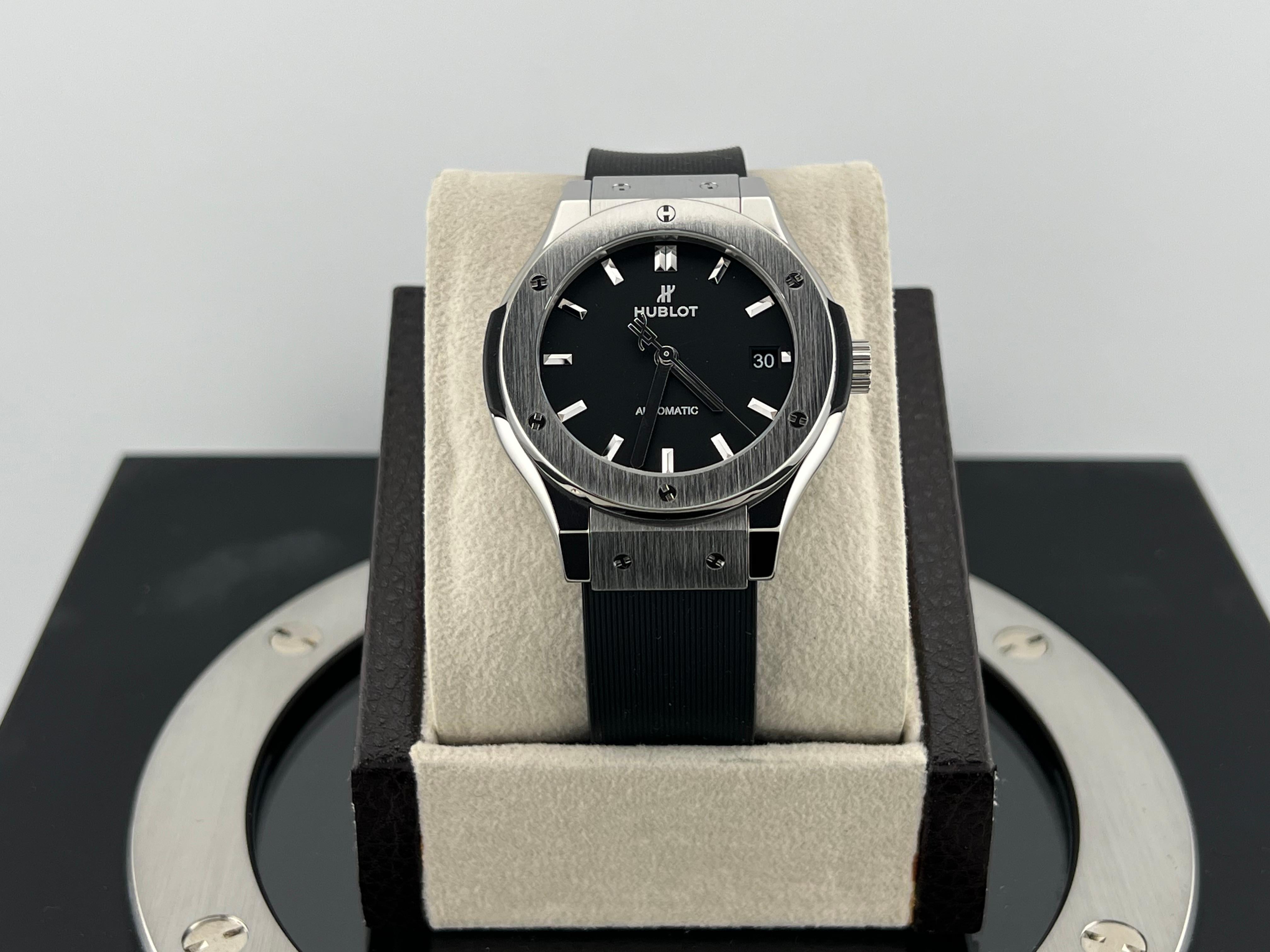 Hublot Classic Fusion Automatik 565.NX.1470.RX 38mm Titanium Box
