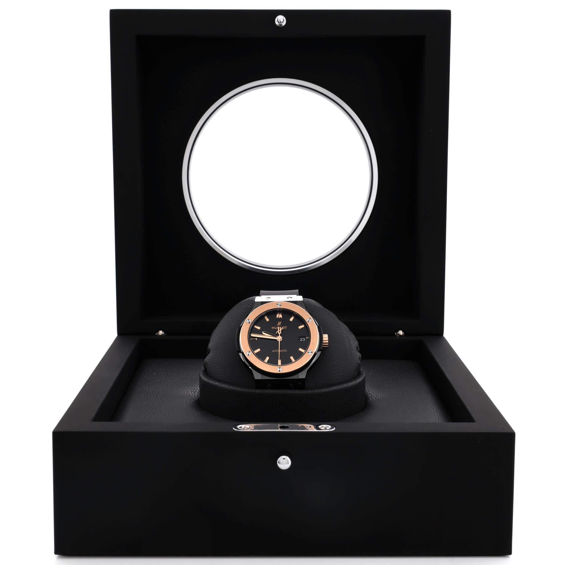 Condition: Very good. Minor wear and light scratching throughout.
Accessories: Box
Measurements: Case Size/Width: 38mm, Watch Height: 10mm, Band Width: 18mm, Wrist circumference: 6.5