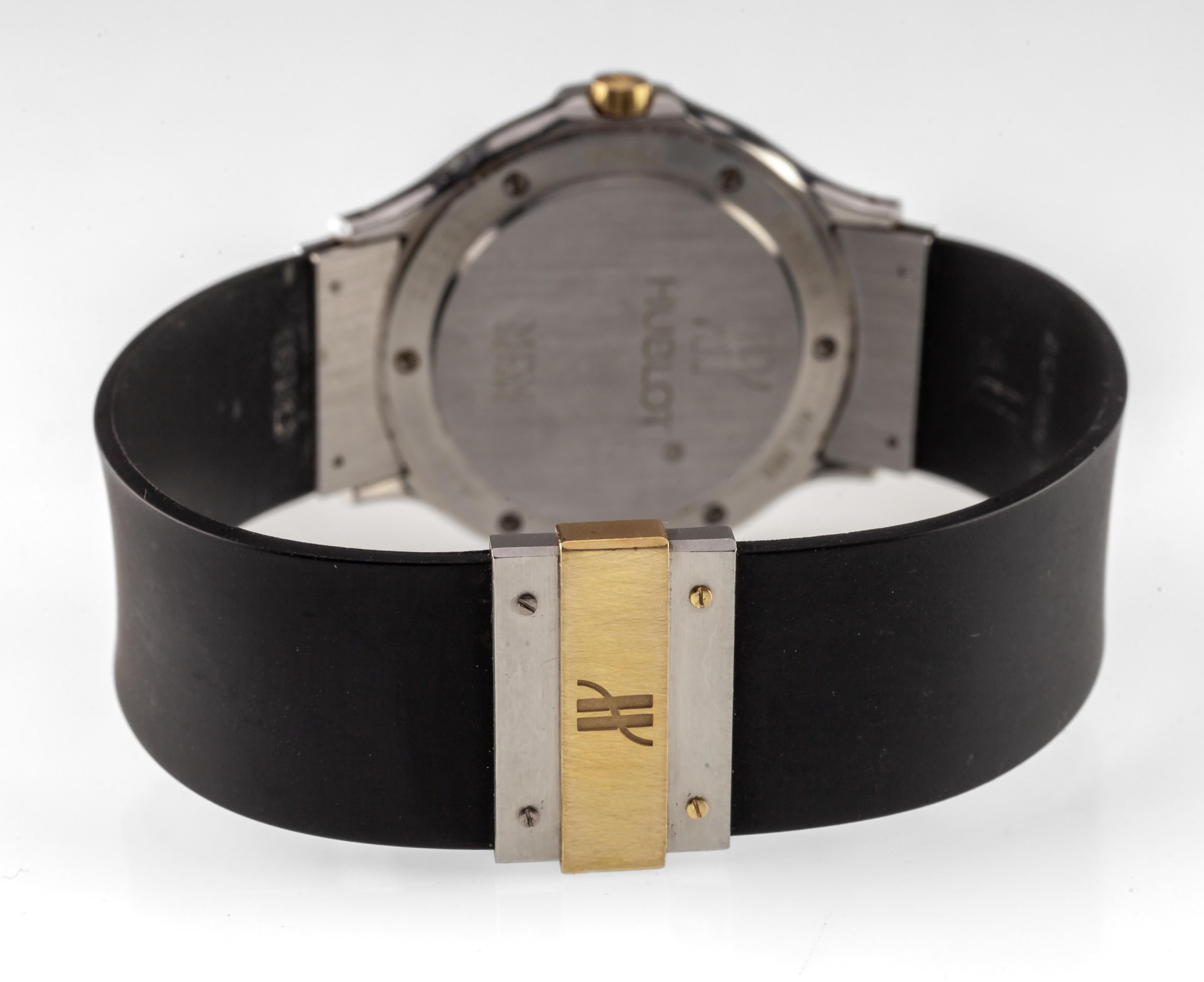 Modern Hublot Classic MDM Quartz Men's Stainless Steel/Gold Watch w/ Rubber Band 1521.2