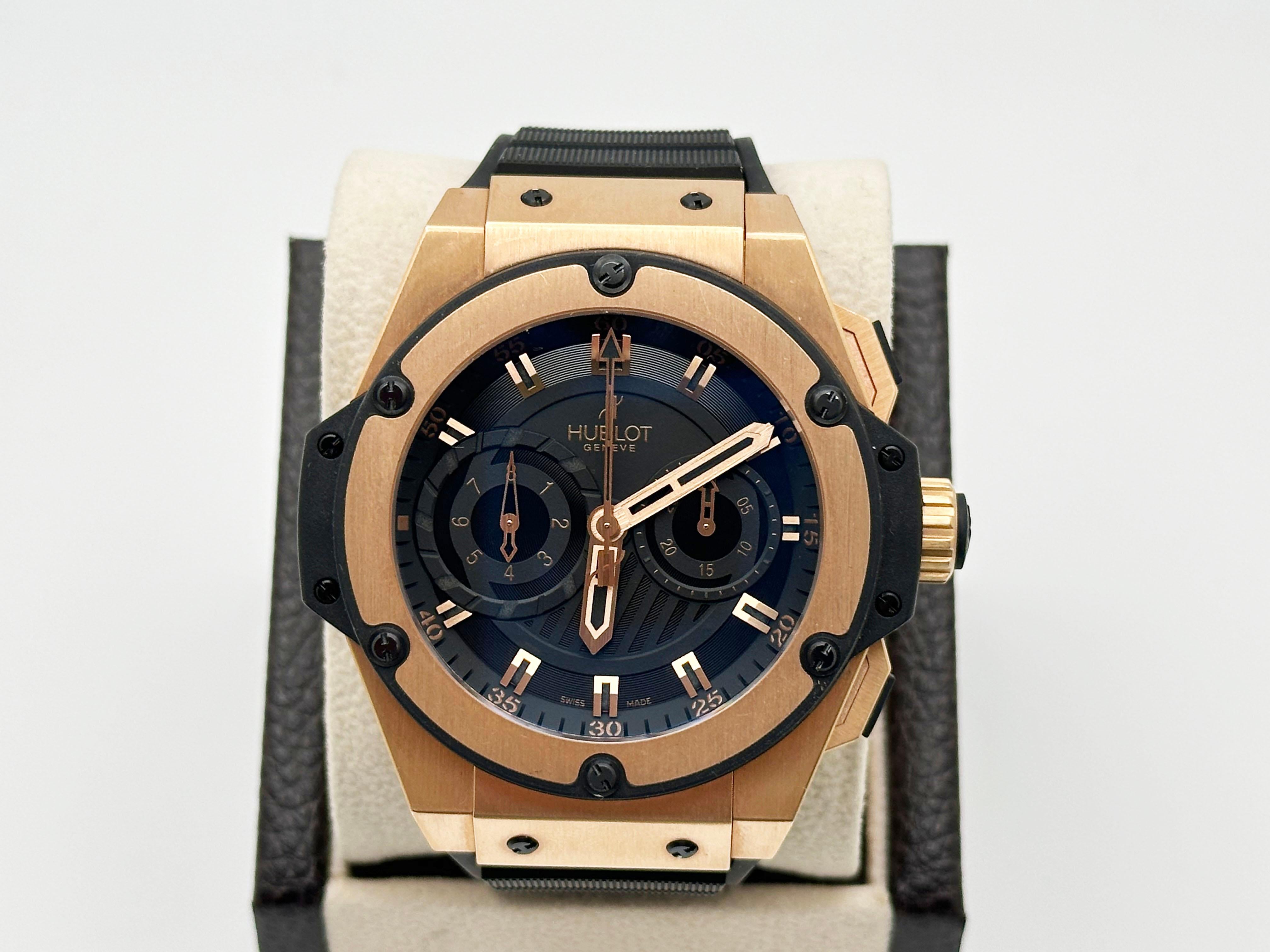 Número de estilo: 715.PX.1128.RX



Año: 2018

 

Model No: Hublot King Power Big Bang Foudroyante

 

Material de la caja: oro rosa de 18 quilates

 

Banda: Goma

 

Bisel: Oro rosa de 18 quilates

 

Esfera: Esfera negra 

 

Cara: Cristal de