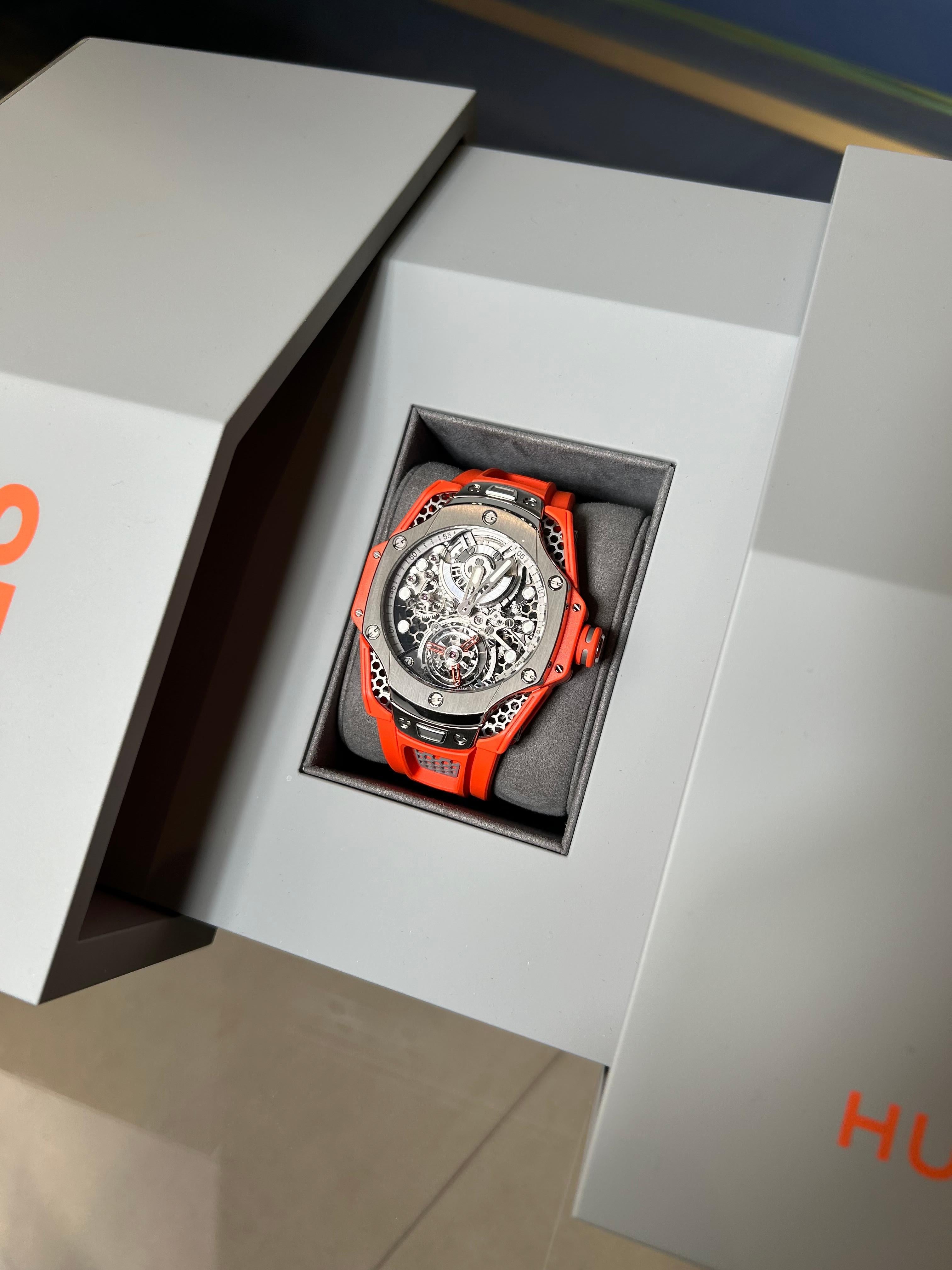 UnwornWatches présente la superbe Hublot Big Bang Tourbillon Samuel Ross Limited Edition - 50 Pieces - 44mm Titanium - Automatic - Reference 428.NX.0100.RX.SRA22

Ce tourbillon exclusif Hublot Big Bang a été créé en collaboration avec le designer