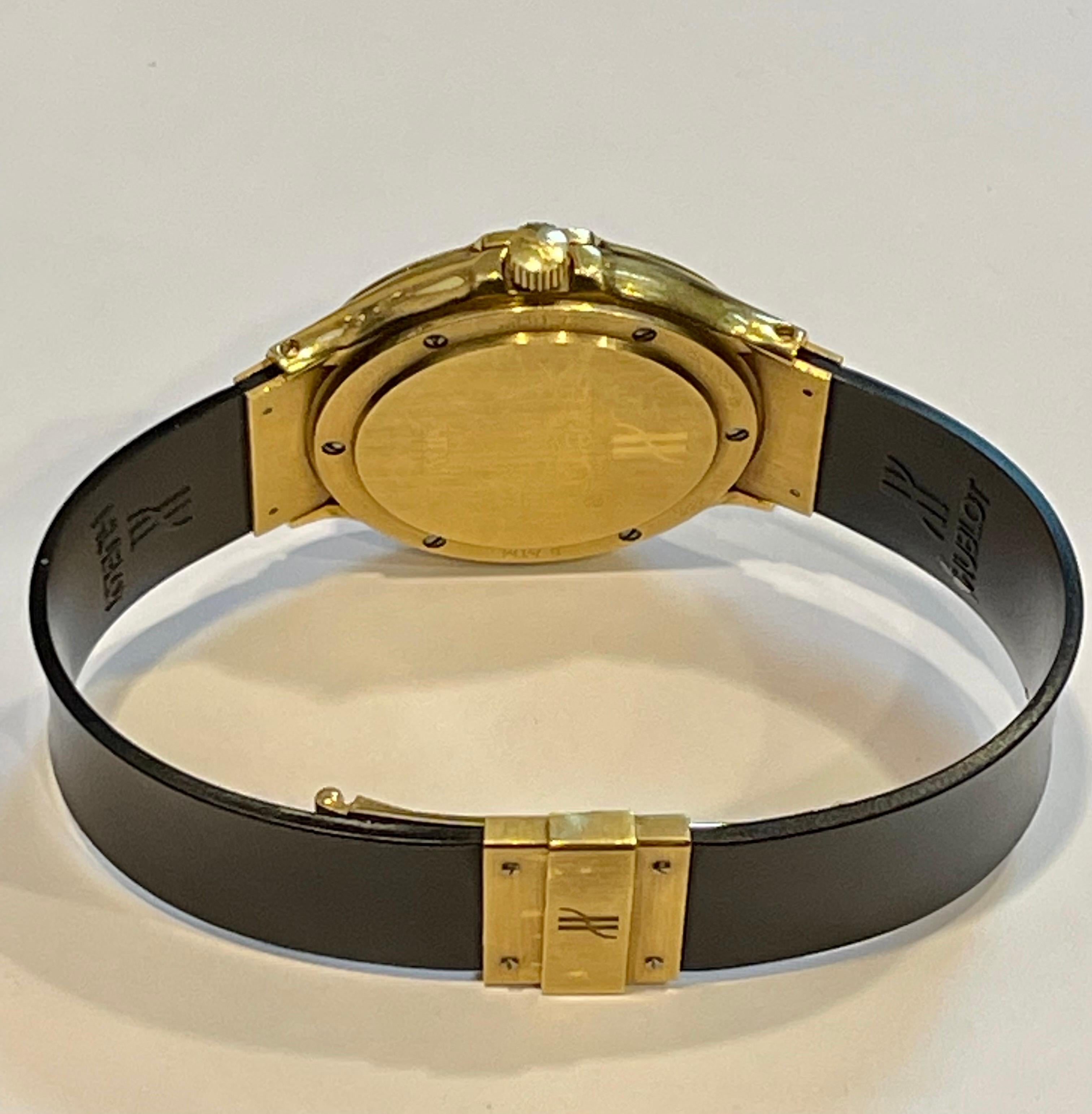 Hublot MDM 1581.3 Reloj automático unisex de oro amarillo de 18 quilates, esfera blanca en venta 8