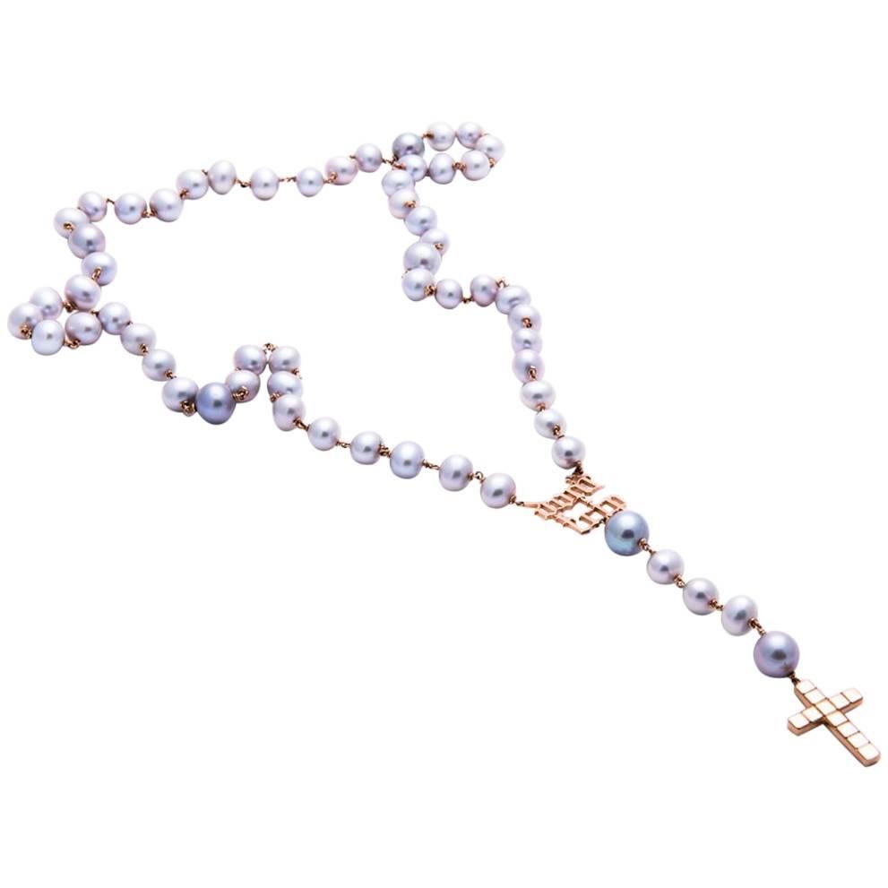 Huckleberry Ltd 18k rose gold and Tahitian pearl Don't Trip Rosary necklace For Sale