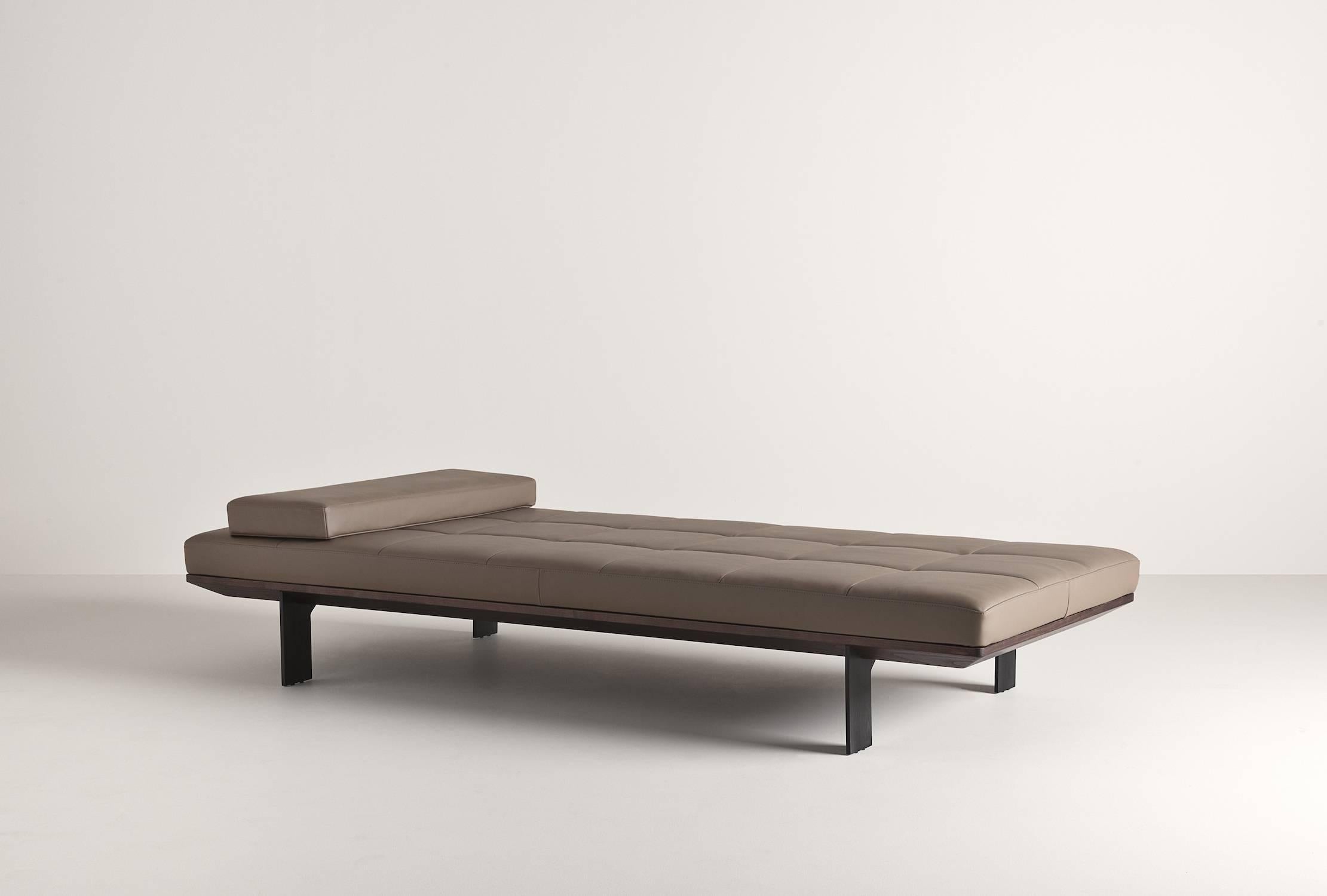 Hudson Daybed in Leather, Steel and Wood by Gordon Guillaumier For Sale 2