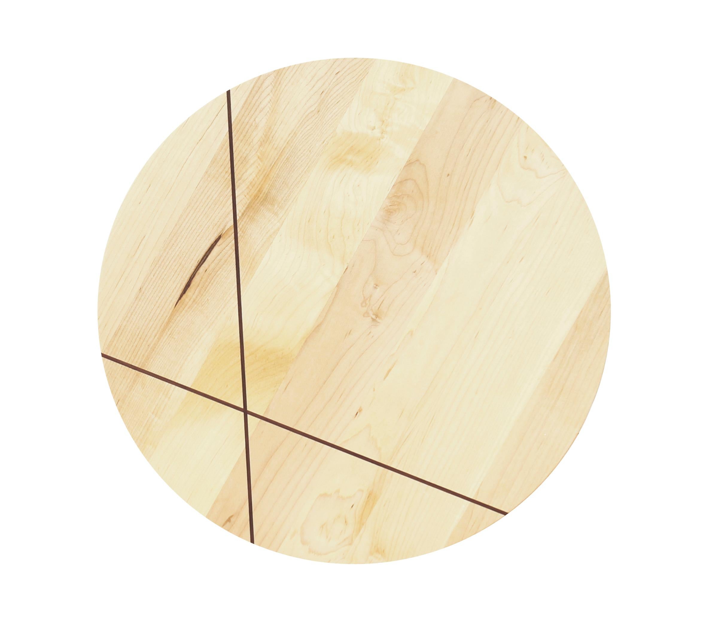 Table d'appoint Hudson en épingle à cheveux avec bois incrusté d'érable jaune Neuf - En vente à Cincinnati, US
