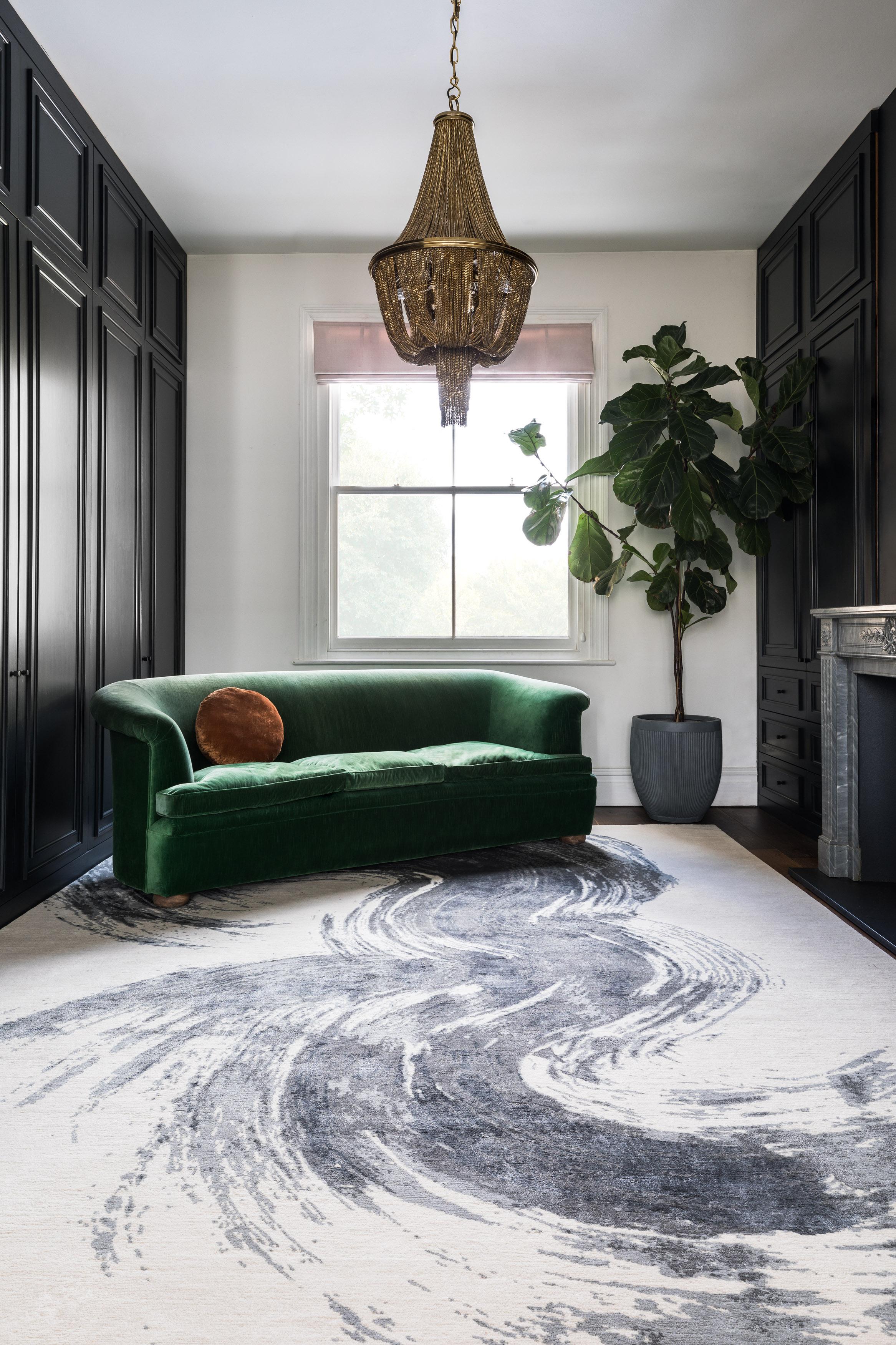 Crafted in a wool base, the motif has been woven entirely in silk and appears to drift and fade as if a brush has gently traversed the composition of the design. This impression of movement is inspired by New York’s Hudson River and its