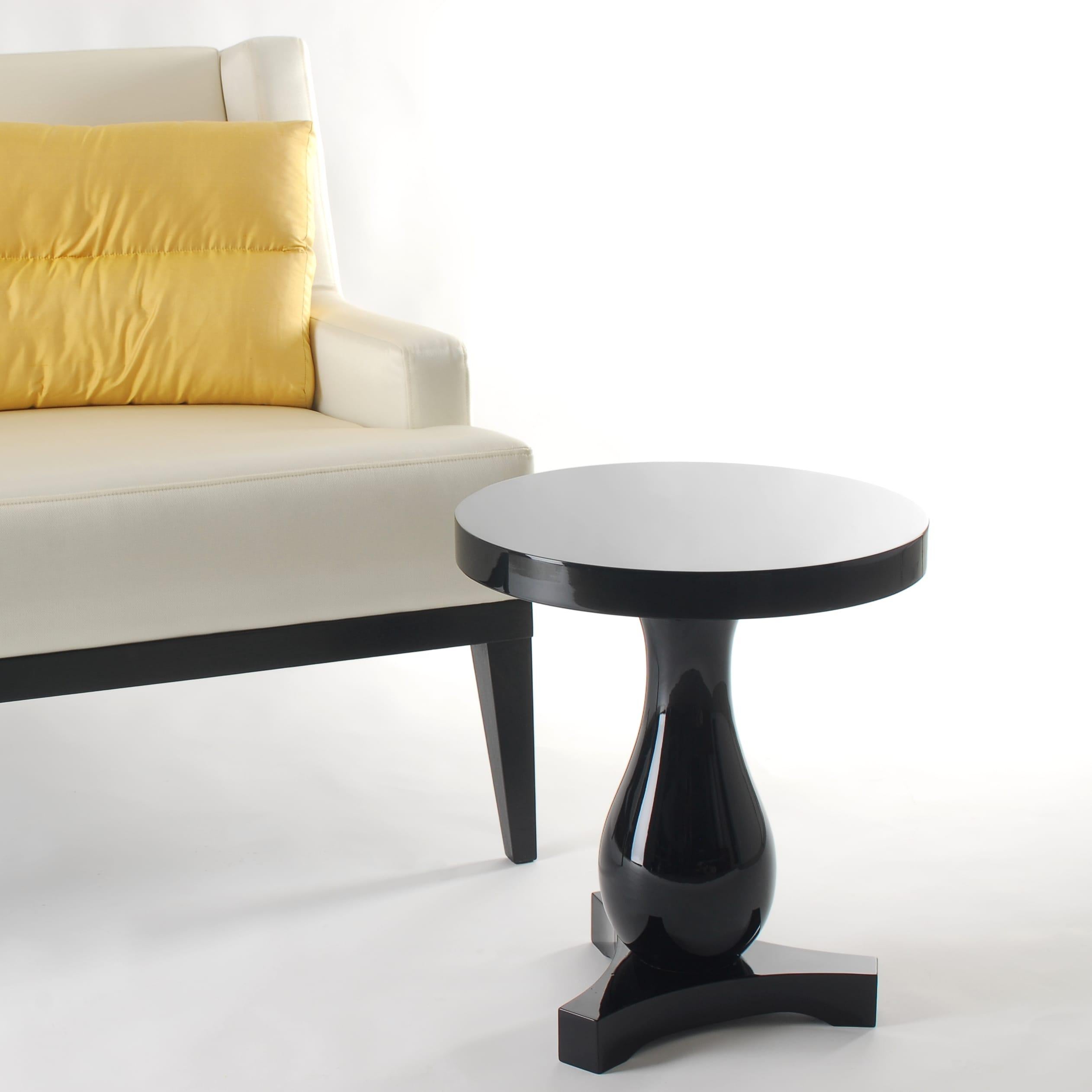 Modern Hudson Side Table in Black Lacquered For Sale