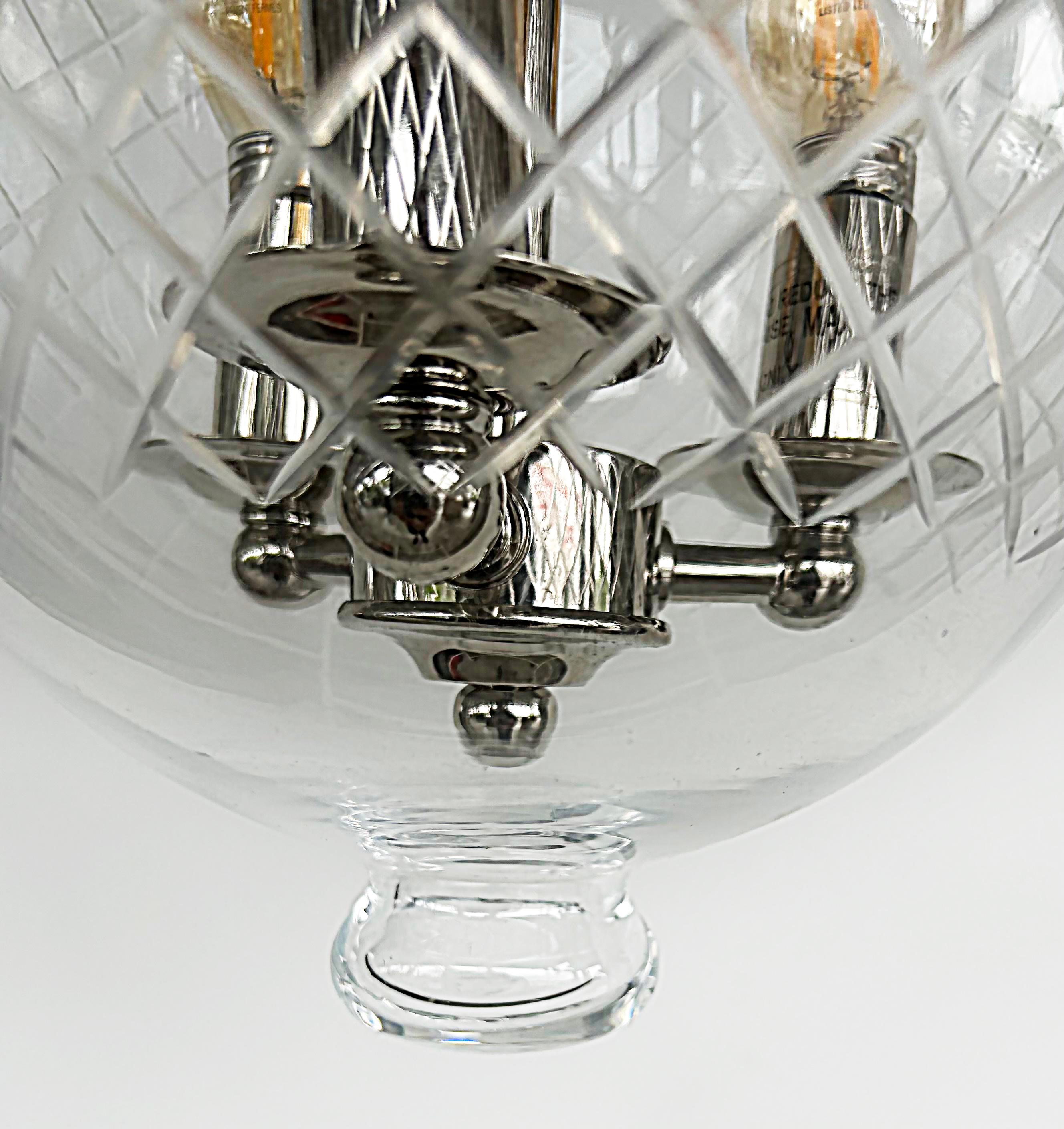 XXI secolo e contemporaneo Hudson Valley Lighting Hampton 3 luci a campana con vetro tagliato in vendita