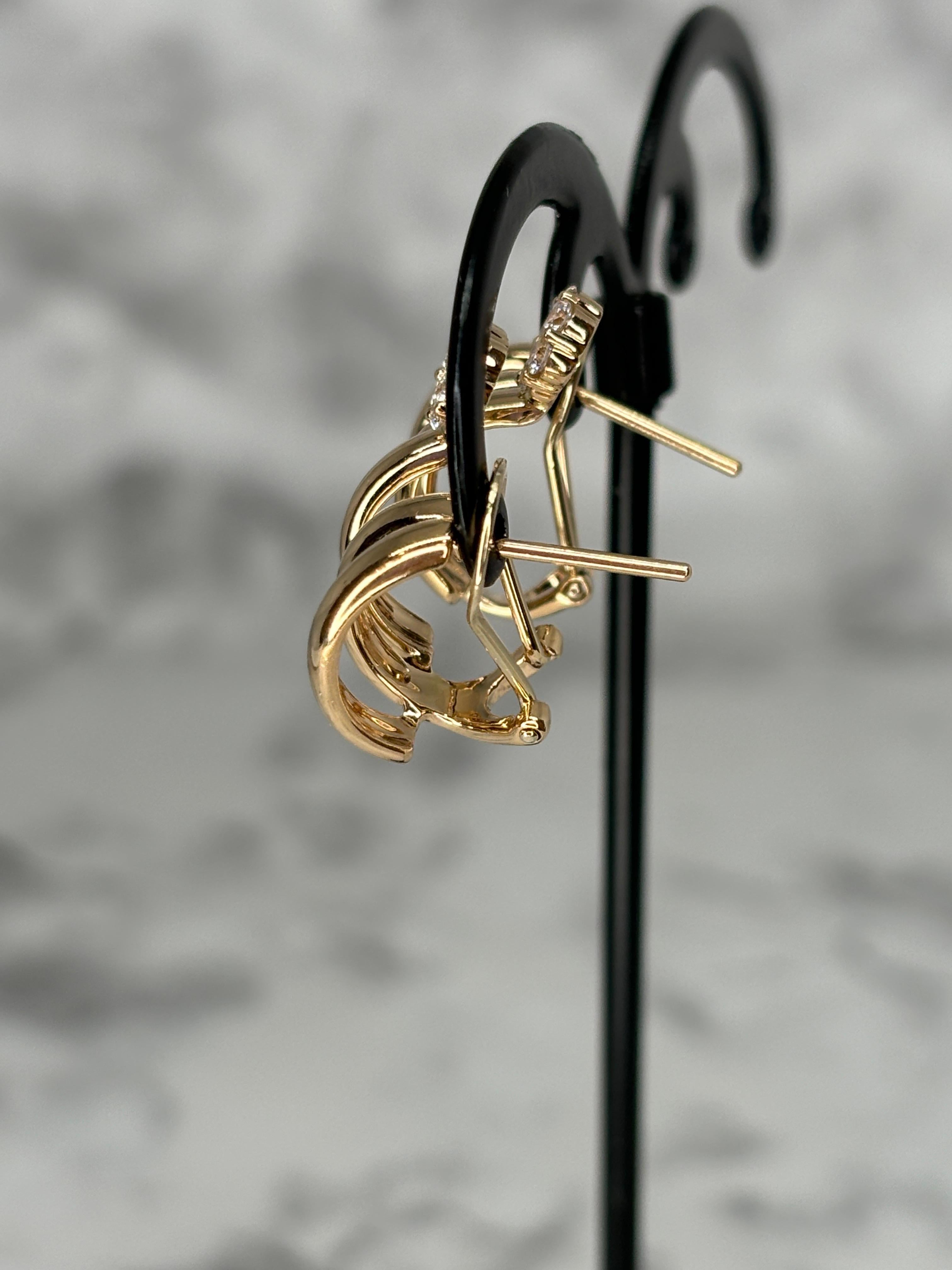 Contemporary Hueb 18k Rose Gold Flower Diamond Earrings Omega Back For Sale