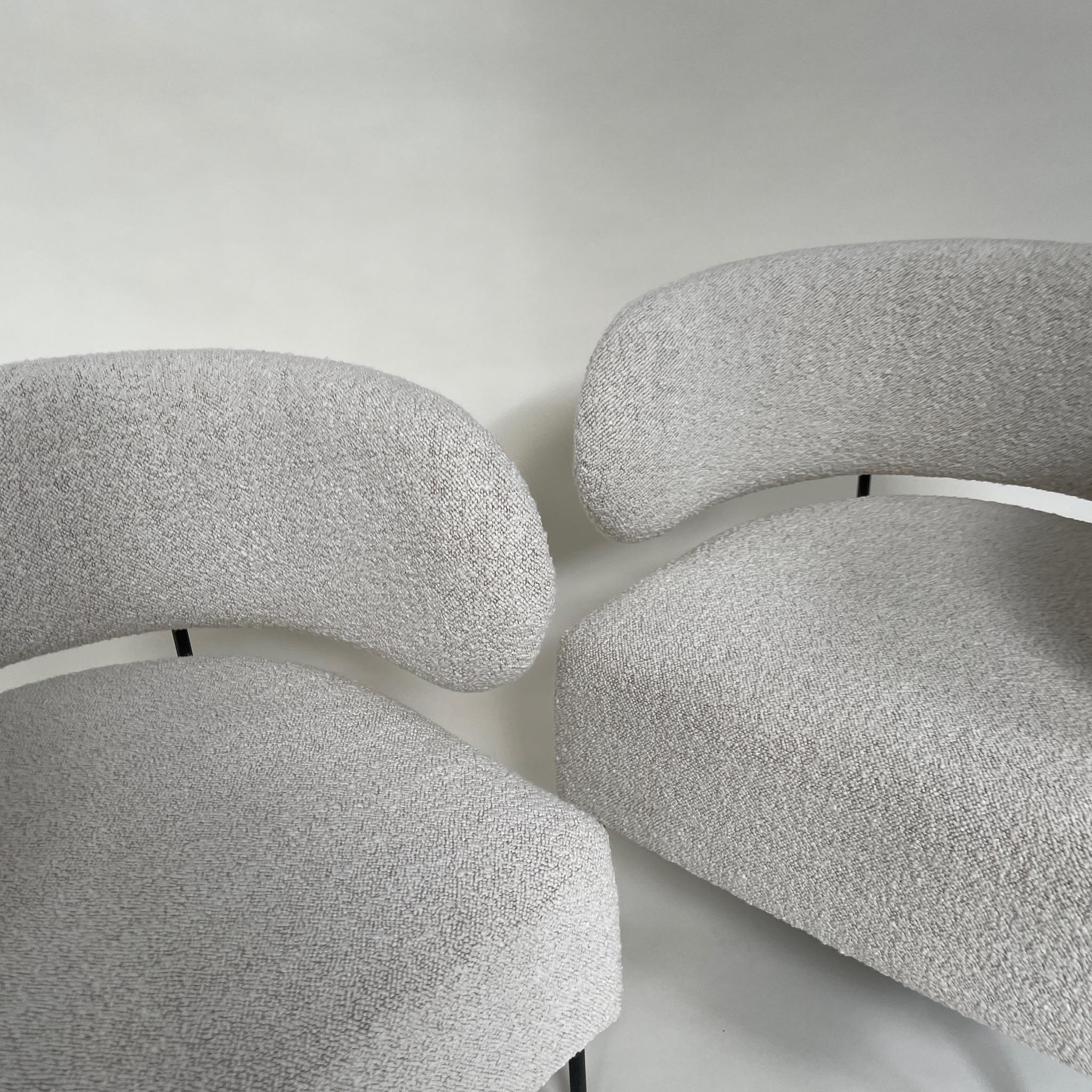 Hug Armchair by Fred Rigby Studio In New Condition For Sale In Geneve, CH