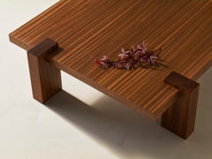 Hug Large Coffee Table in Mahogany (table basse en acajou)