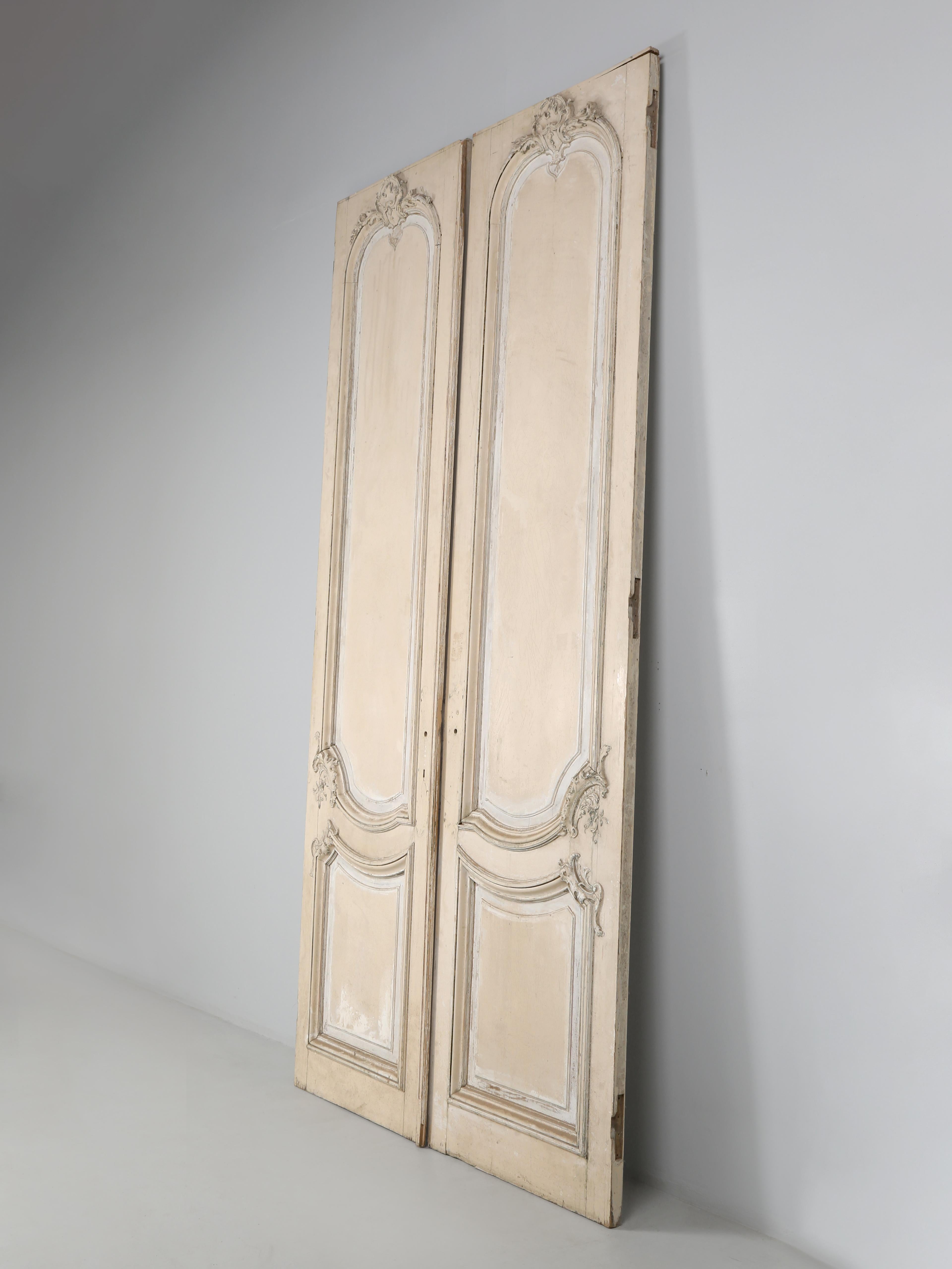 Huge 10' Tall Pair of Antique Country Französisch Türen aus der Provence circa 1800's im Angebot 6
