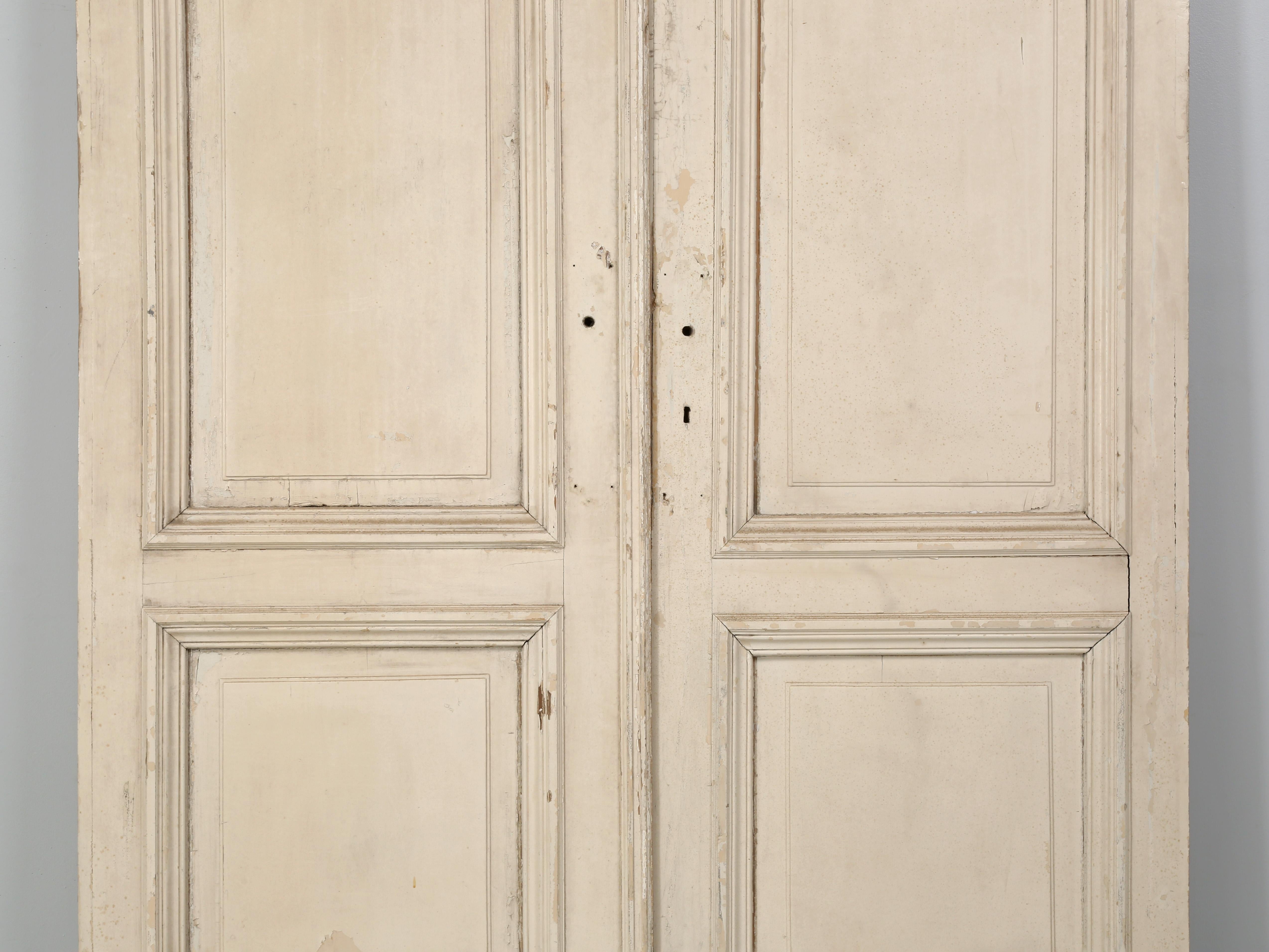 Huge 10' Tall Pair of Antique Country Französisch Türen aus der Provence circa 1800's im Angebot 10