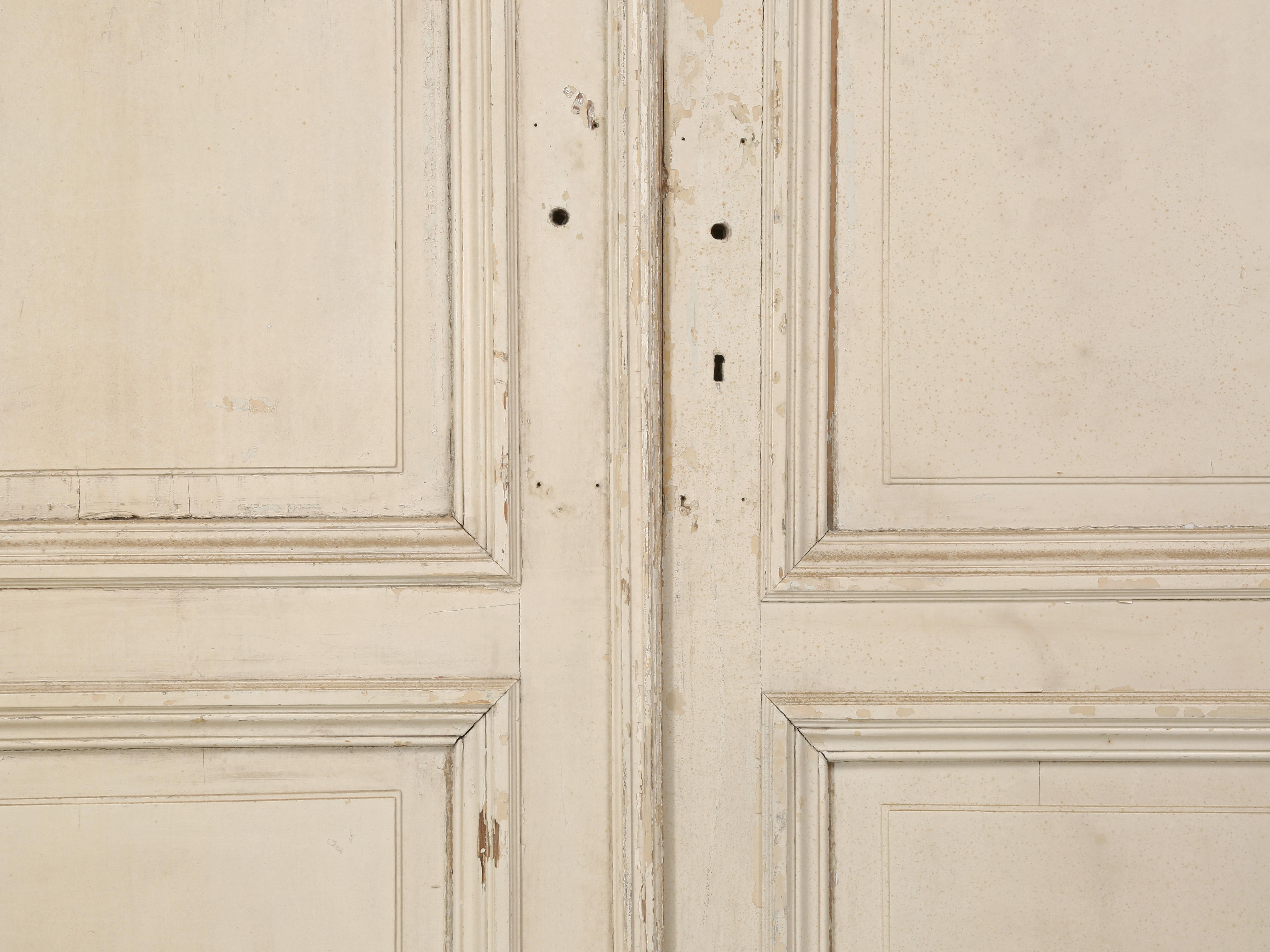 Huge 10' Tall Pair of Antique Country Französisch Türen aus der Provence circa 1800's im Angebot 12